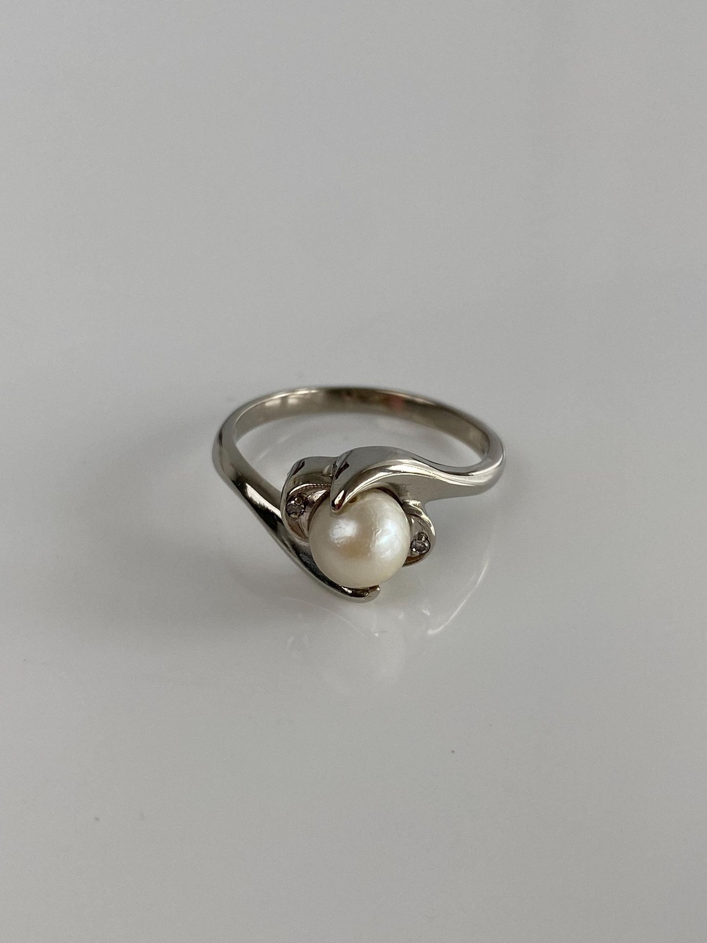 Vintage Solid 10k White Gold Diamond Pearl Ring - Size 7