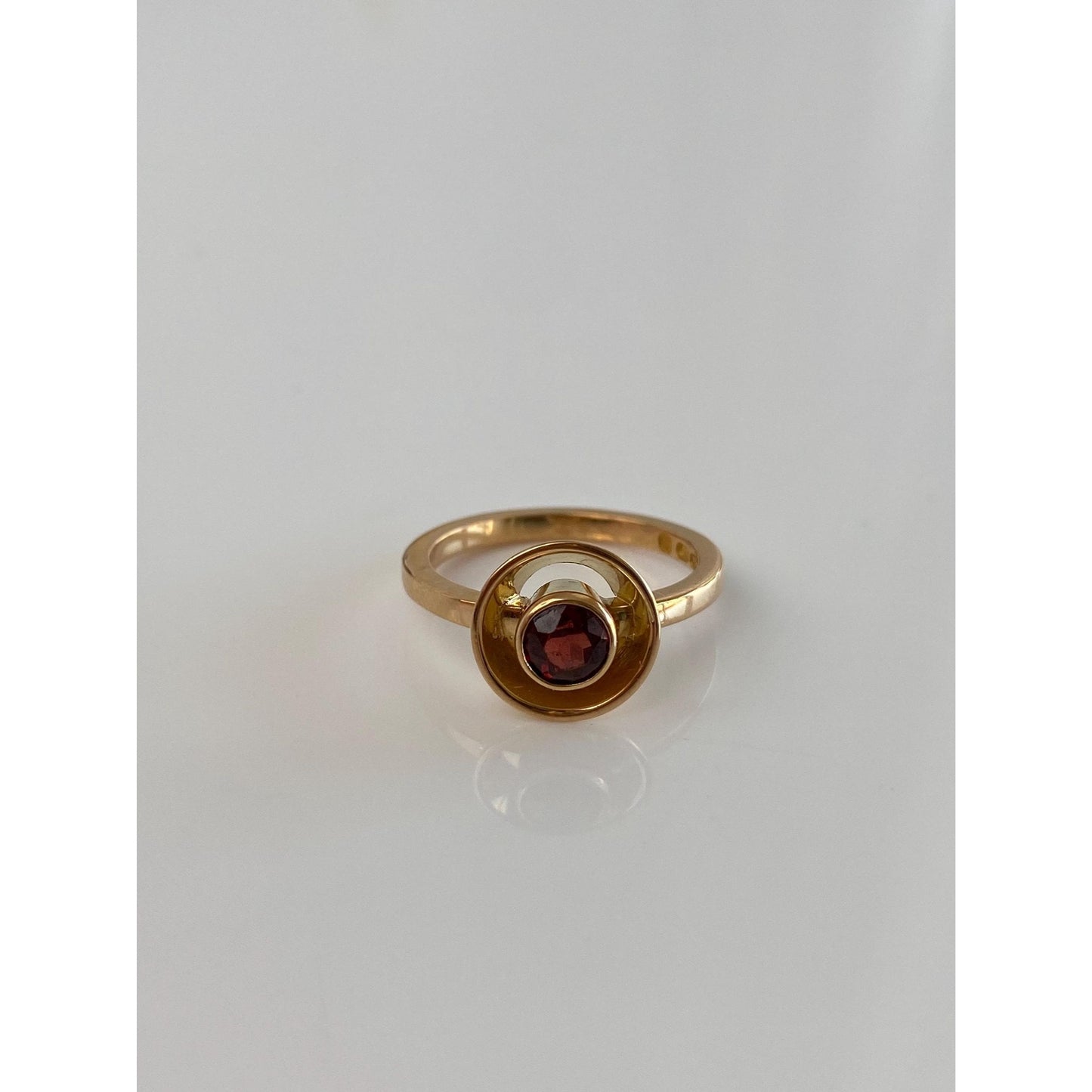 Vintage Solid 18k Yellow Gold Garnet Ring - Size 6.25