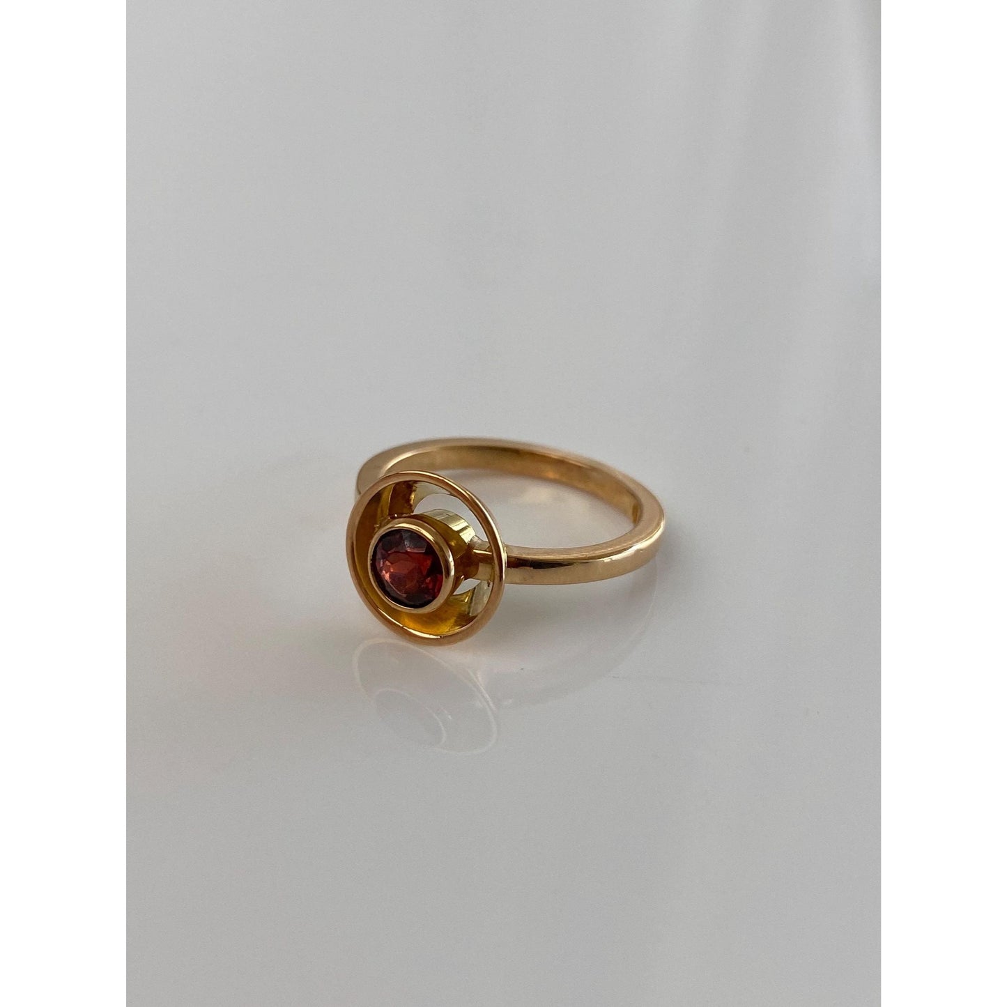 Vintage Solid 18k Yellow Gold Garnet Ring - Size 6.25