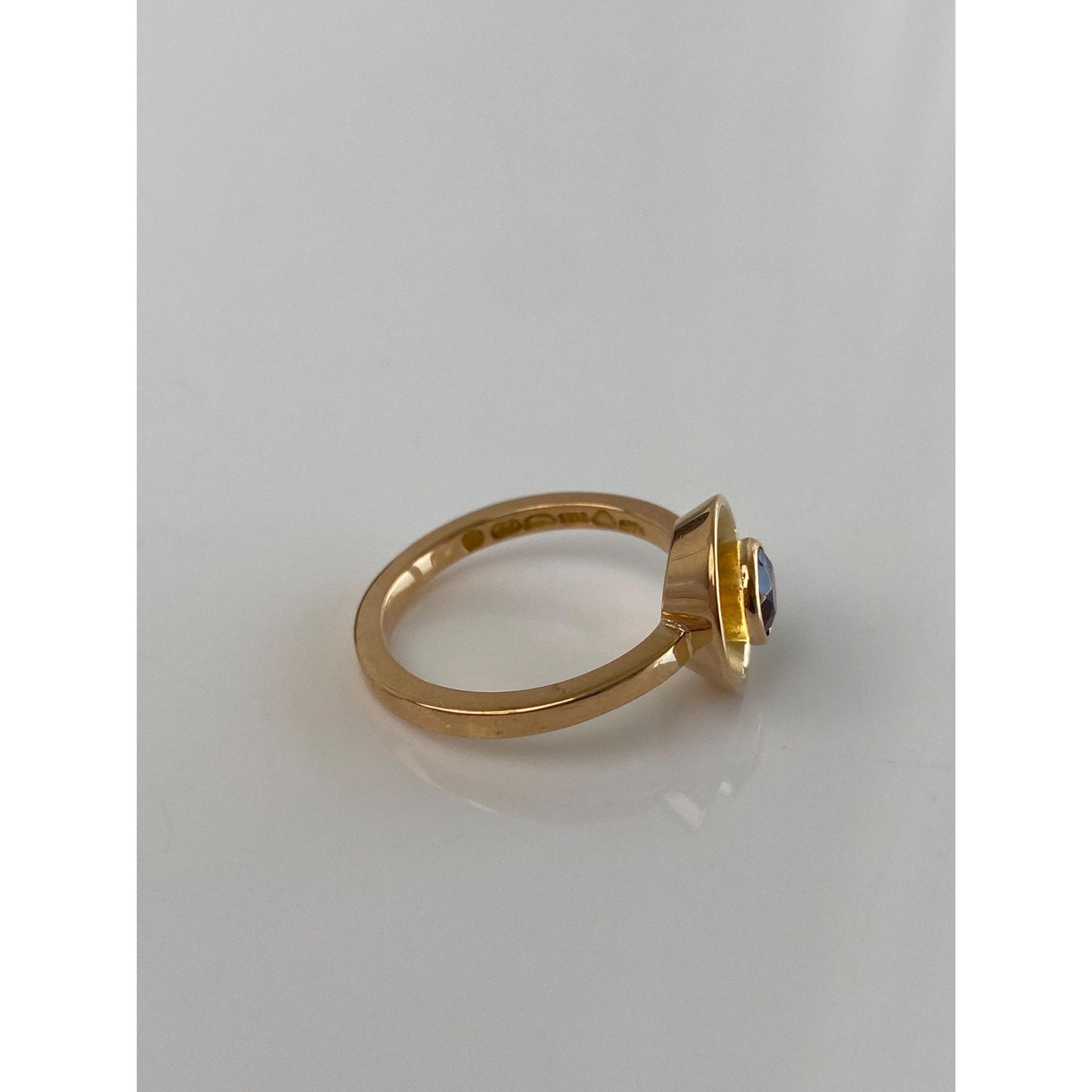 Vintage Solid 18k Yellow Gold Garnet Ring - Size 6.25