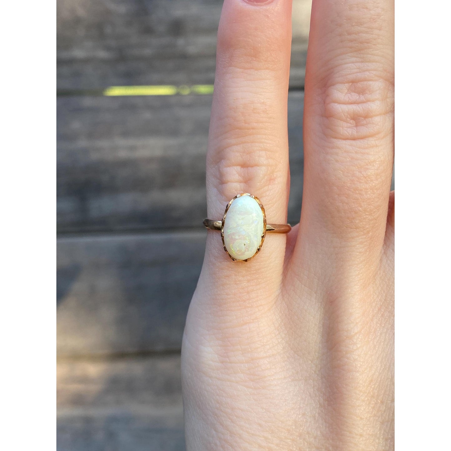 Vintage Solid 18k Yellow Gold Opal Ring - Size 4.25