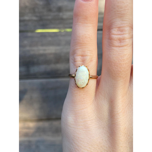 Vintage Solid 18k Yellow Gold Opal Ring - Size 4.25