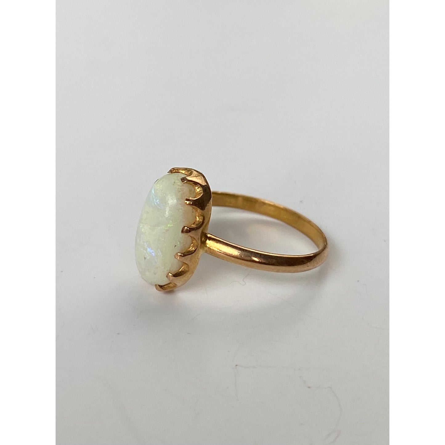 Vintage Solid 18k Yellow Gold Opal Ring - Size 4.25