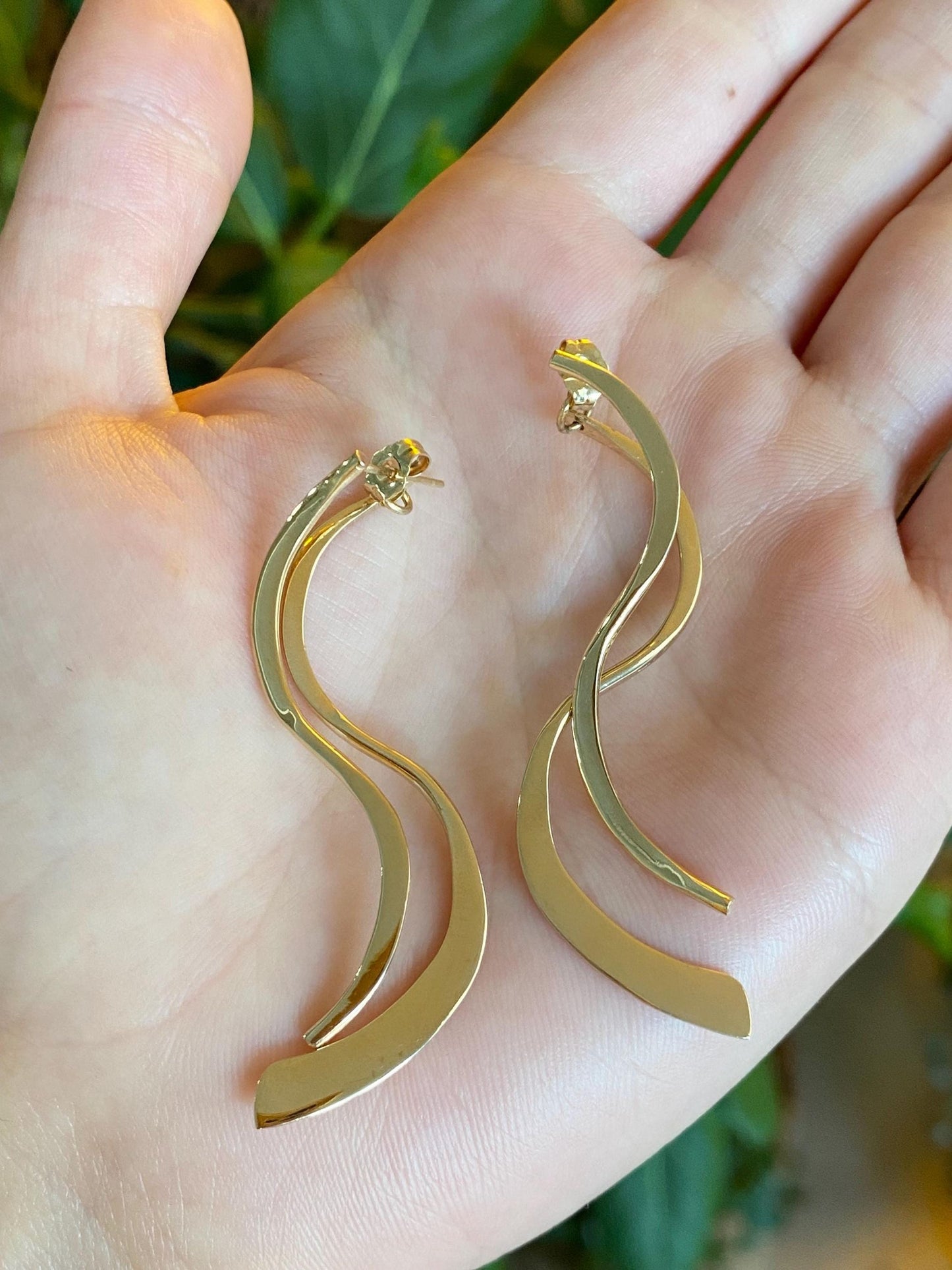 Vintage Solid 14k Yellow Gold Wavy Dangle Stud Earrings