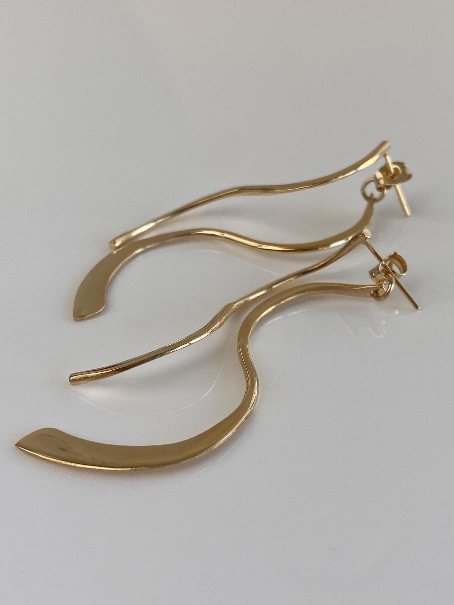 Vintage Solid 14k Yellow Gold Wavy Dangle Stud Earrings