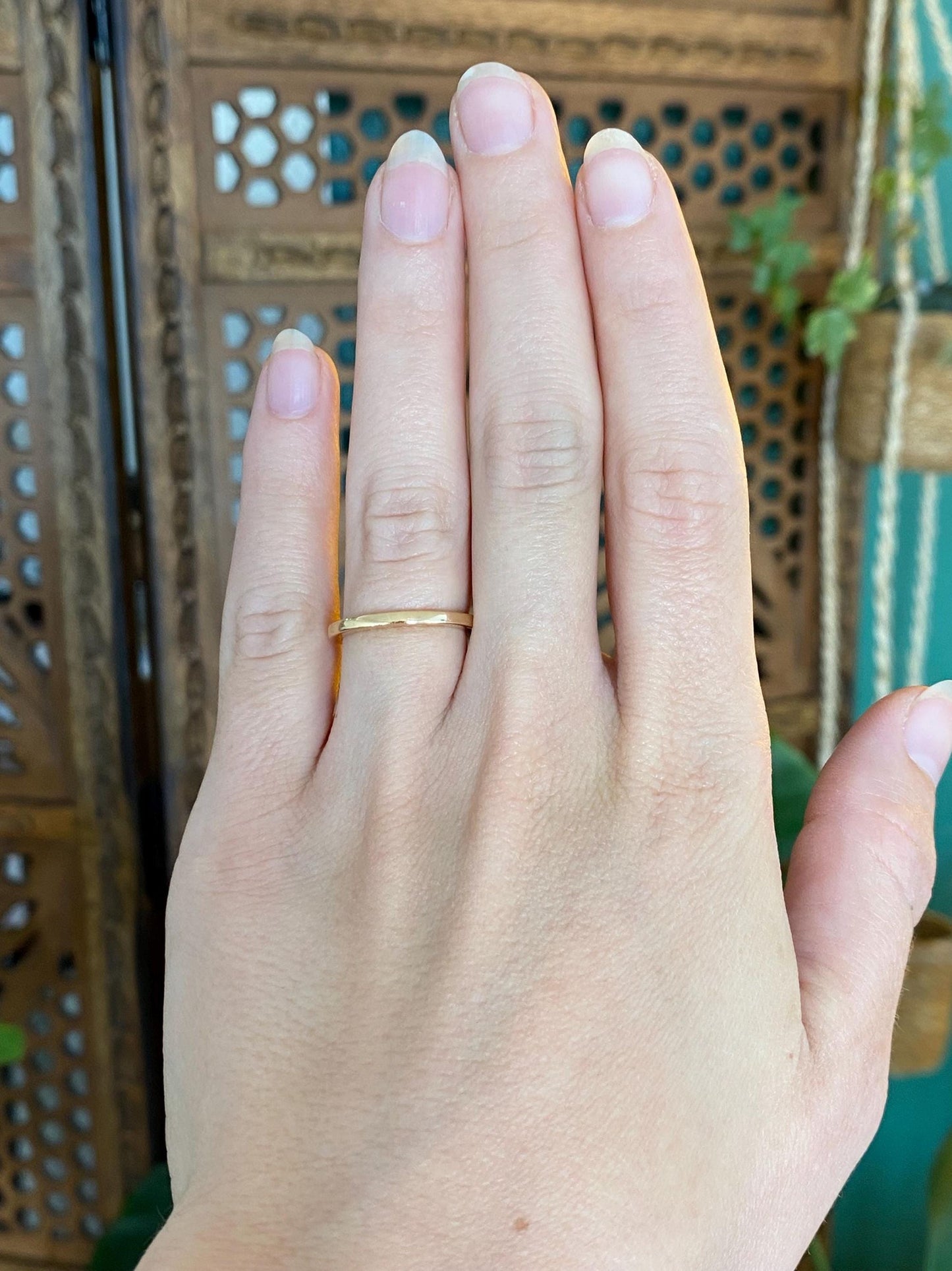 Vintage Solid 18k Yellow Gold Ring Band - Size 5.75