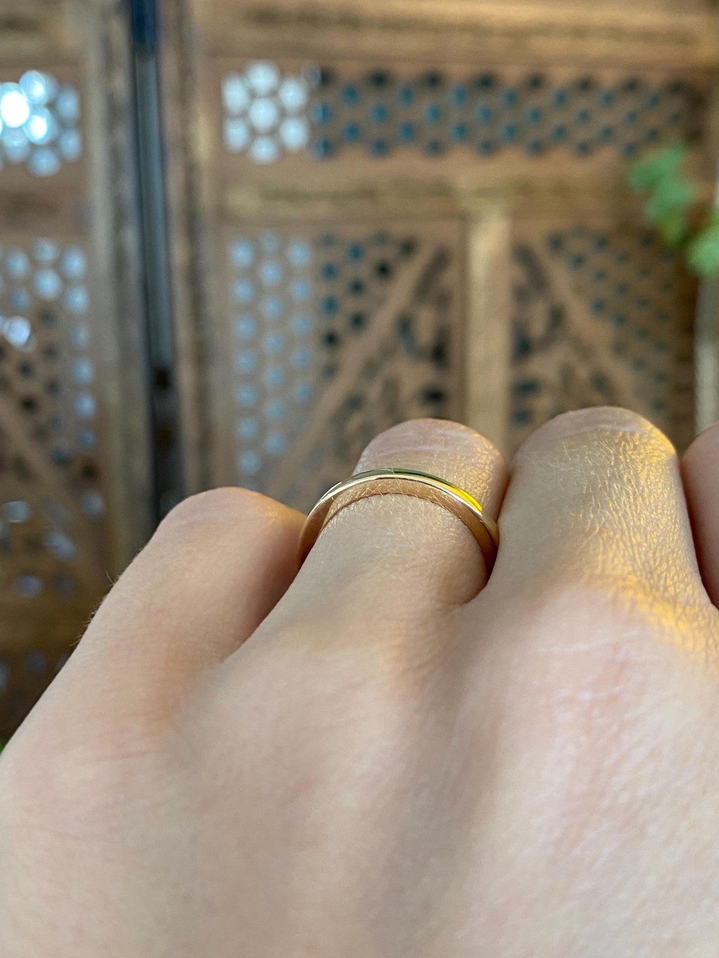 Vintage Solid 18k Yellow Gold Ring Band - Size 5.75