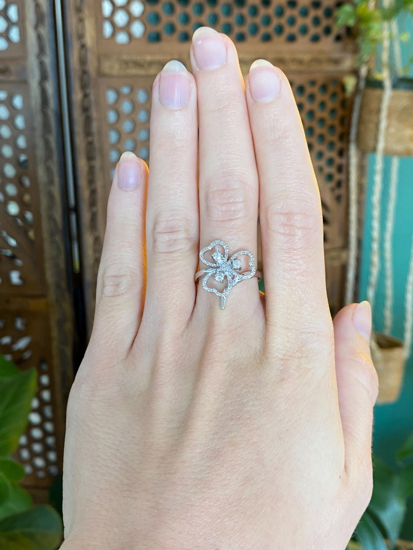 Vintage Solid 14k White Gold Diamond Clover Ring - Size 6.75