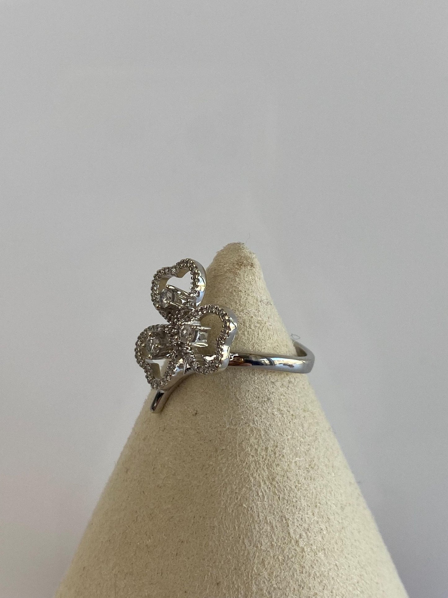 Vintage Solid 14k White Gold Diamond Clover Ring - Size 6.75