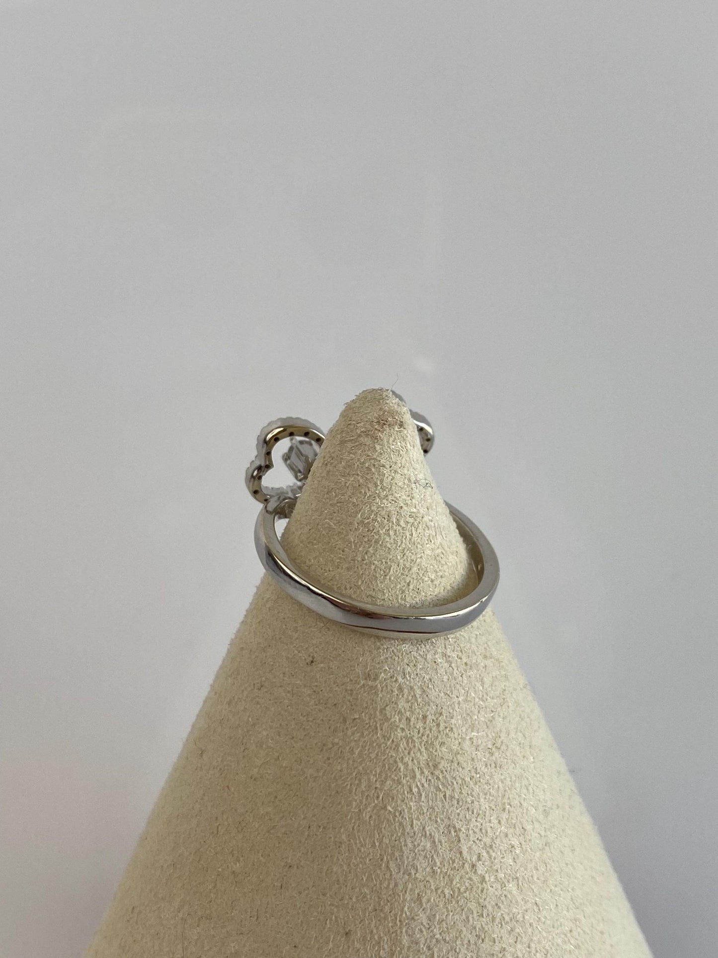 Vintage Solid 14k White Gold Diamond Clover Ring - Size 6.75