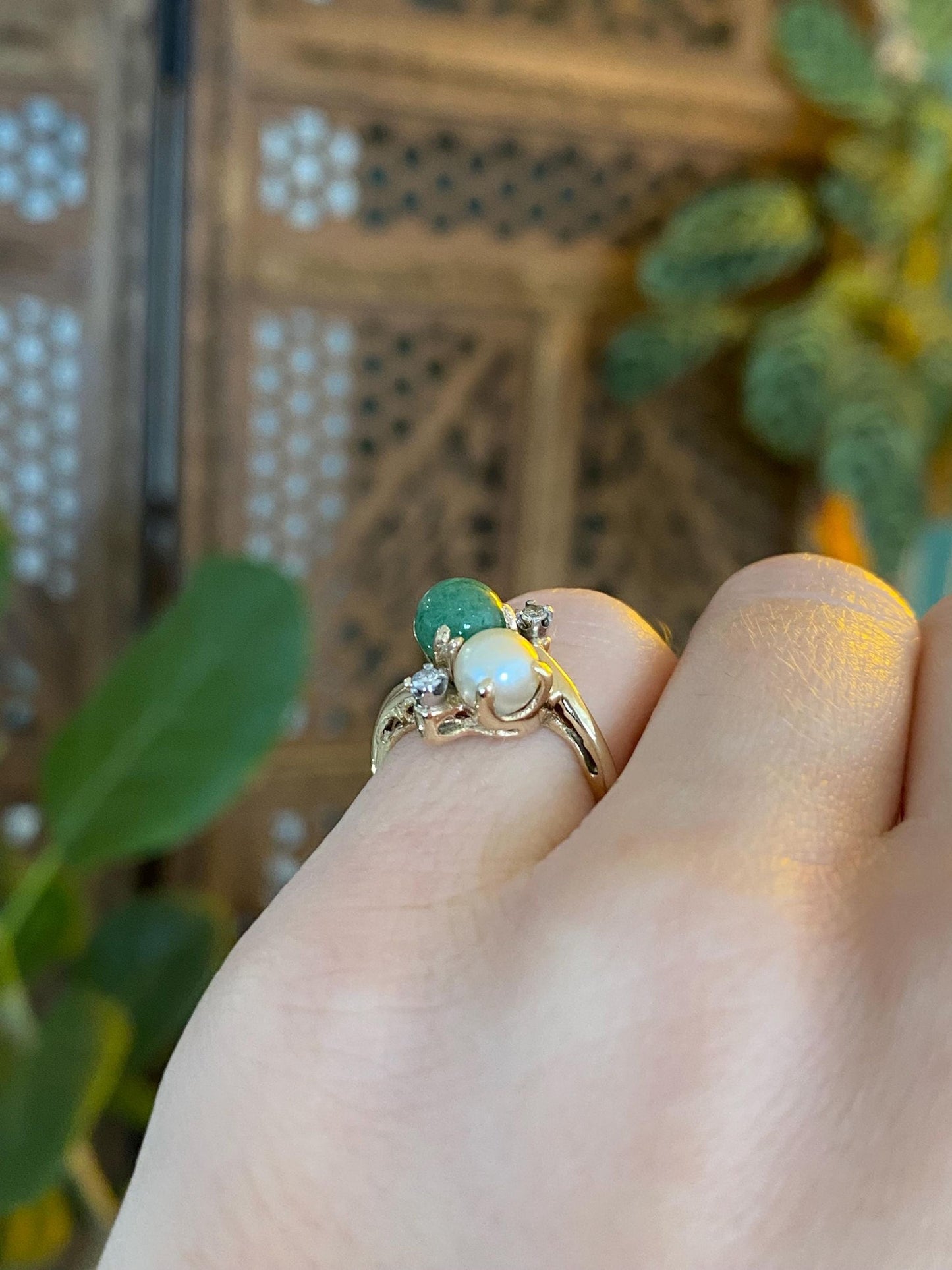 Vintage Solid 14k Yellow Gold Diamond Pearl Jade Ball Ring - Size 3.75