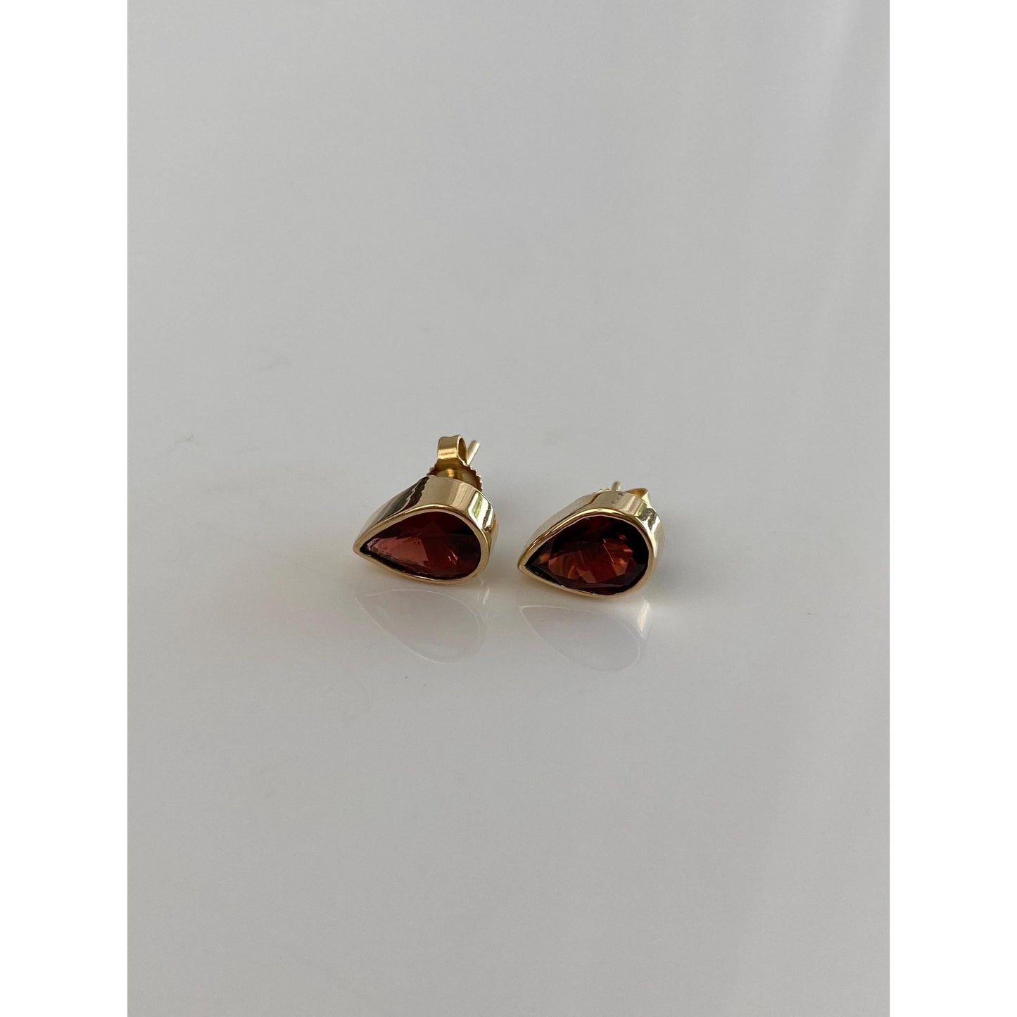 Vintage Solid 14k Yellow Gold Garnet Teardrop Stud Earrings