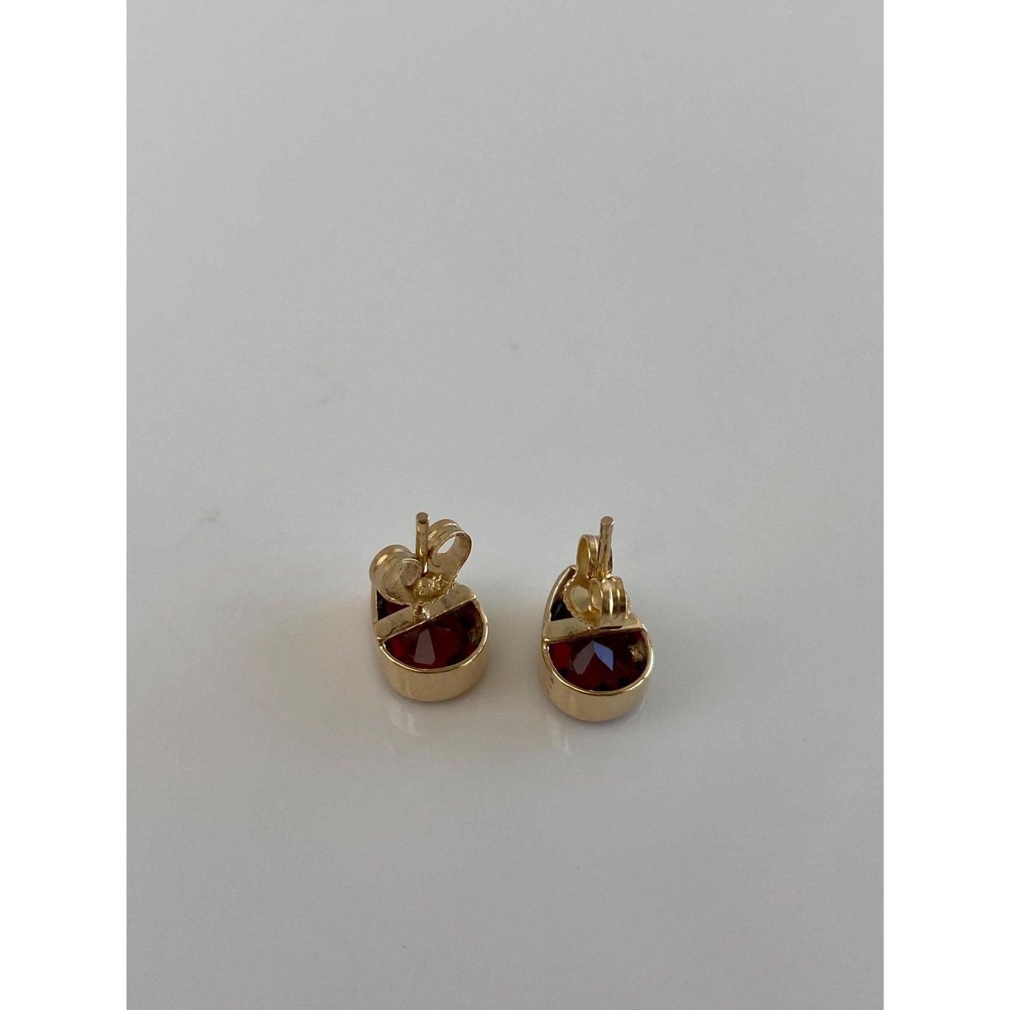 Vintage Solid 14k Yellow Gold Garnet Teardrop Stud Earrings