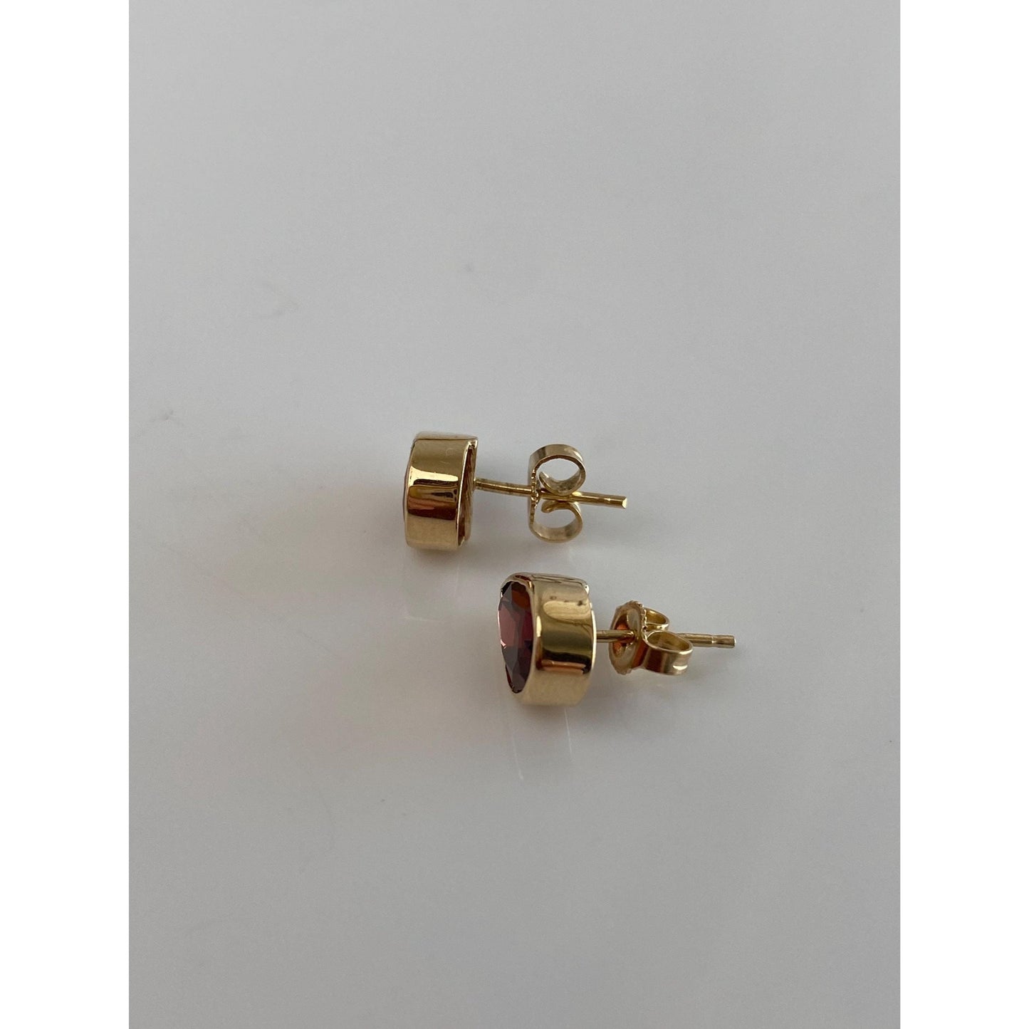 Vintage Solid 14k Yellow Gold Garnet Teardrop Stud Earrings