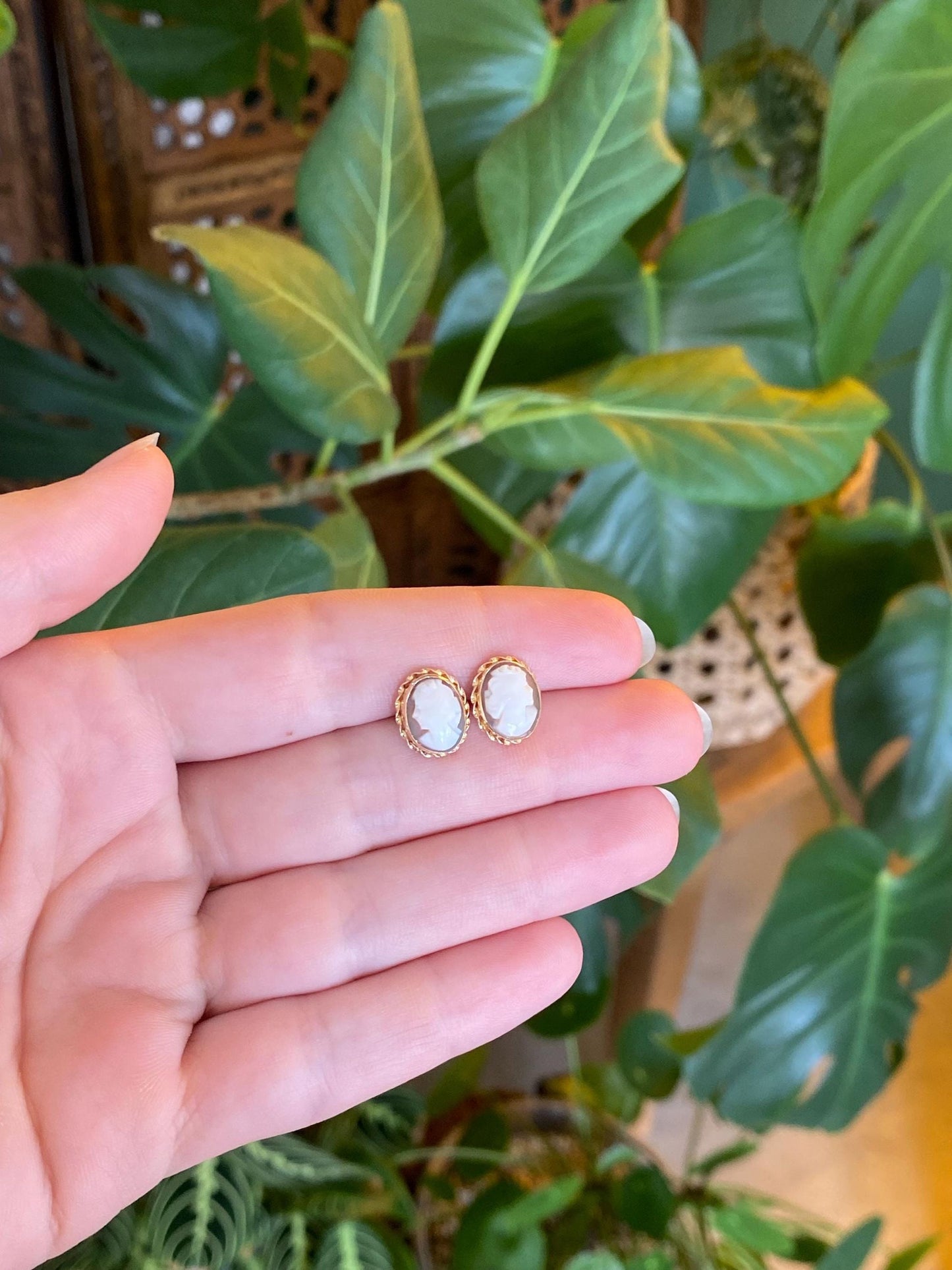 Vintage Solid 14k Yellow Gold Cameo Stud Earrings