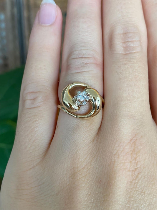Vintage Solid 14k White & Yellow Gold Diamond Flower Ring - Size 4.75