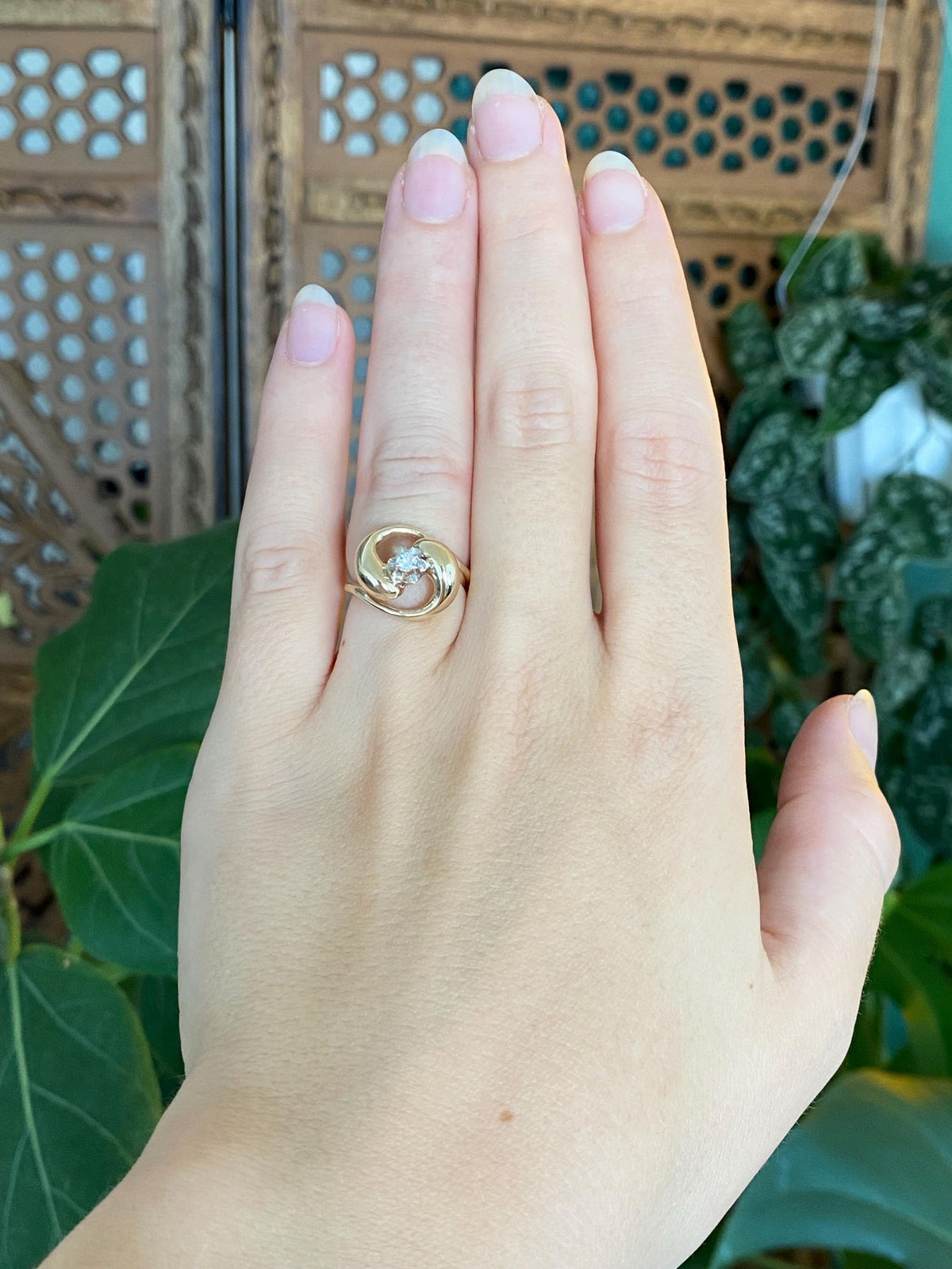 Vintage Solid 14k White & Yellow Gold Diamond Flower Ring - Size 4.75