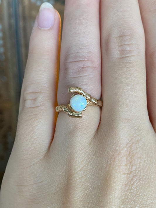 Vintage Solid 14k Yellow Gold Opal Bamboo Ring - Size 5.25