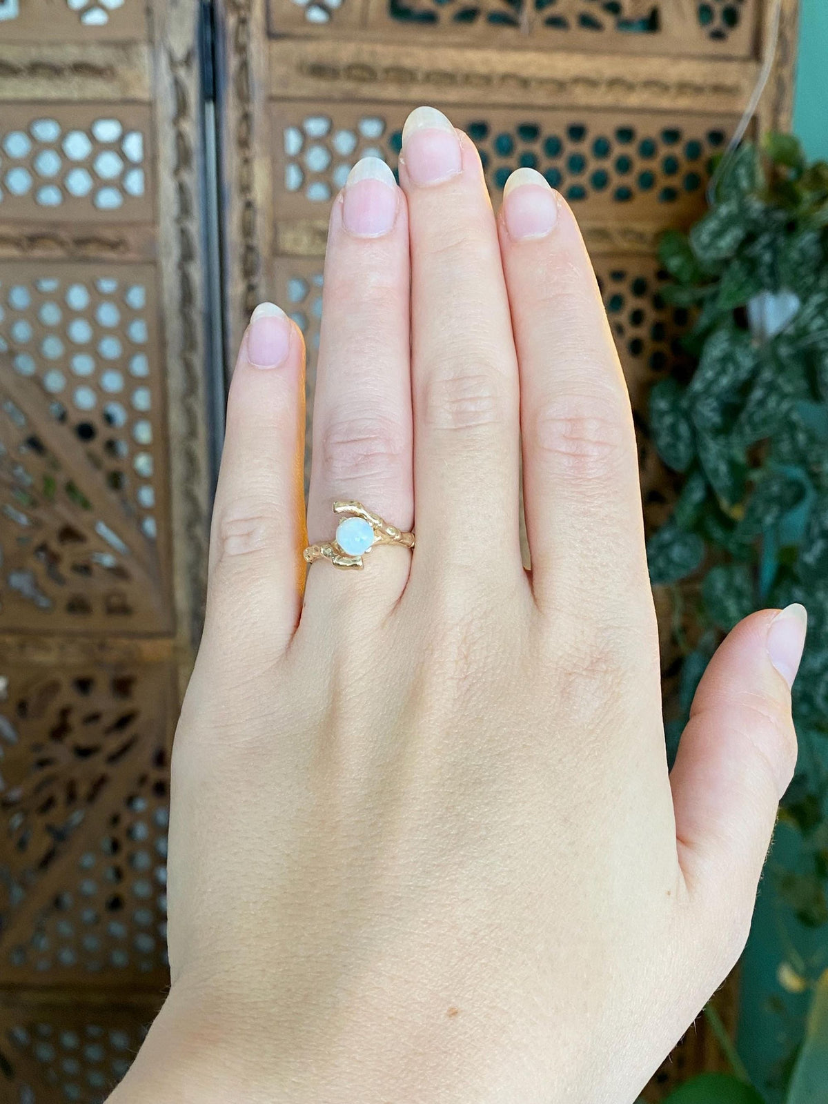 Vintage Solid 14k Yellow Gold Opal Bamboo Ring - Size 5.25