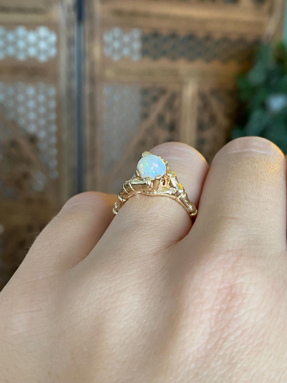 Vintage Solid 14k Yellow Gold Opal Bamboo Ring - Size 5.25