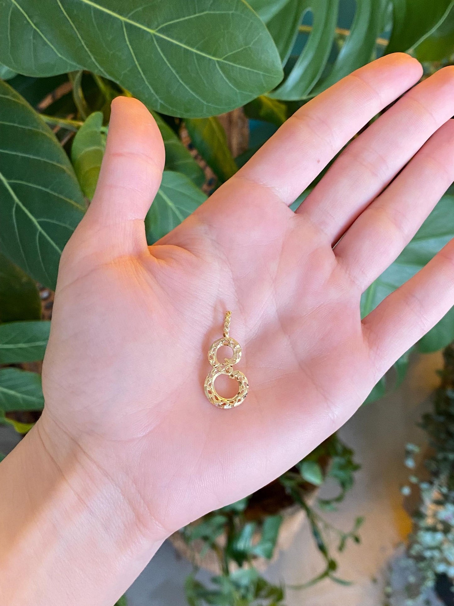 Vintage Solid 14k Yellow Gold Open Work Initial 'E' Charm