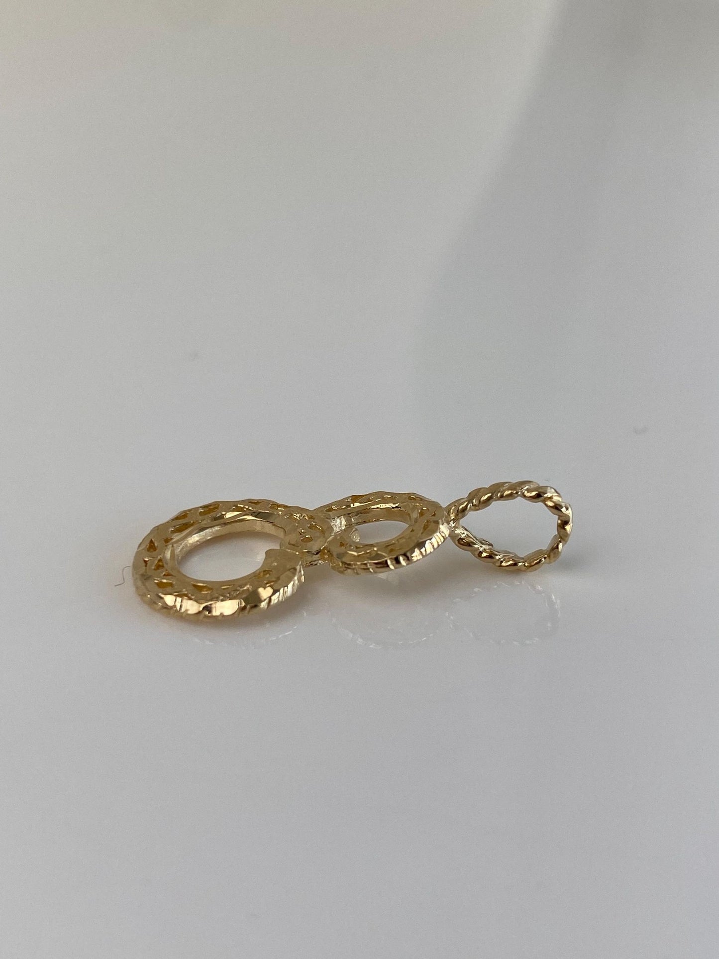 Vintage Solid 14k Yellow Gold Open Work Initial 'E' Charm