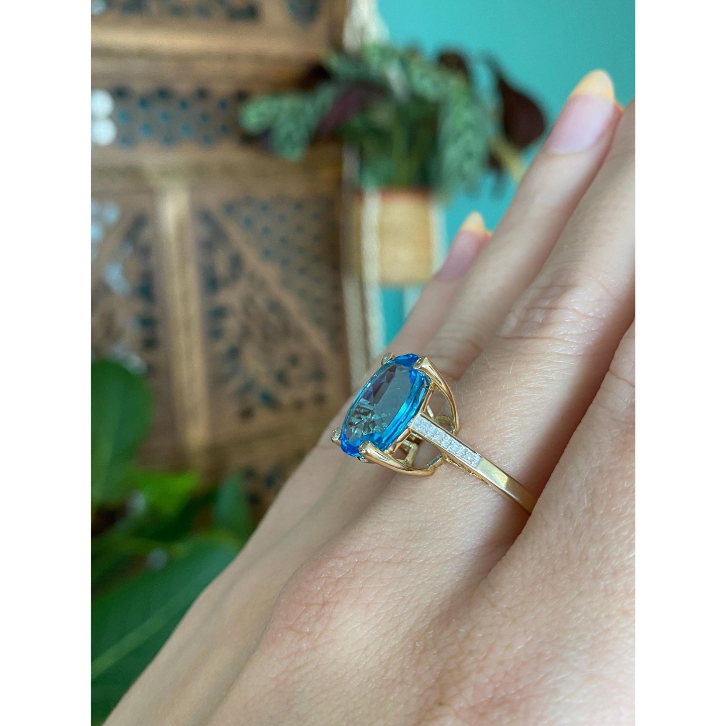 Vintage Solid 14k Yellow Gold Diamond Topaz Ring - Size 8.75