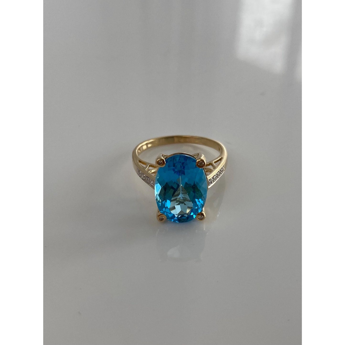 Vintage Solid 14k Yellow Gold Diamond Topaz Ring - Size 8.75