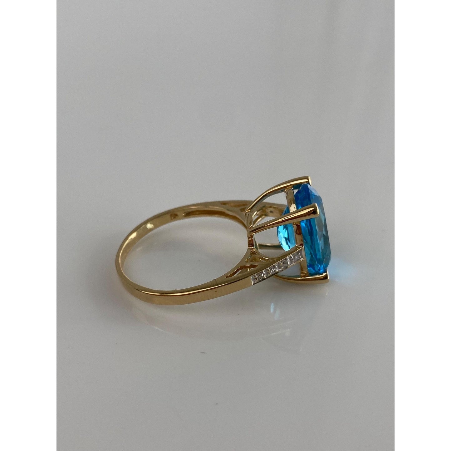 Vintage Solid 14k Yellow Gold Diamond Topaz Ring - Size 8.75