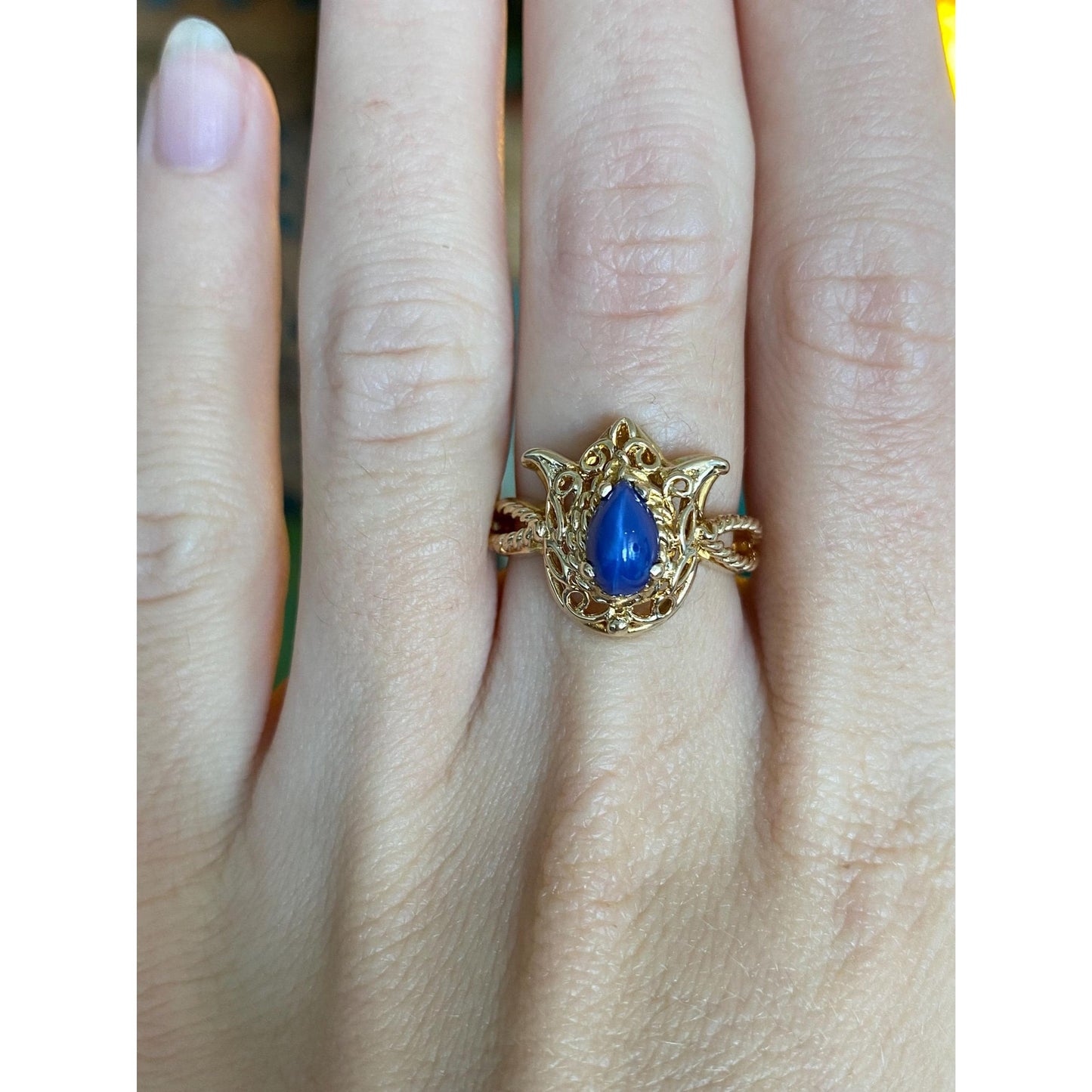 Vintage Solid 10k Yellow Gold Blue Star Sapphire Tulip Ring - Size 6