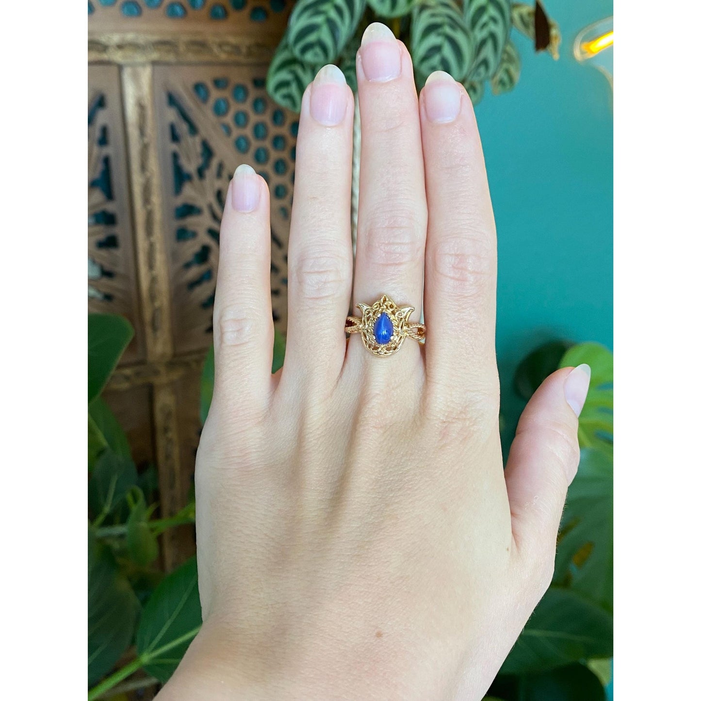 Vintage Solid 10k Yellow Gold Blue Star Sapphire Tulip Ring - Size 6