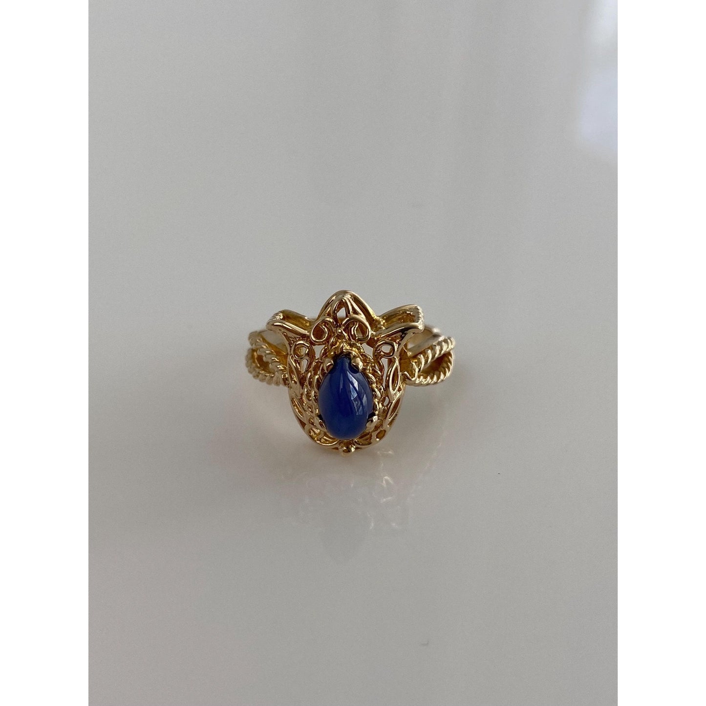 Vintage Solid 10k Yellow Gold Blue Star Sapphire Tulip Ring - Size 6