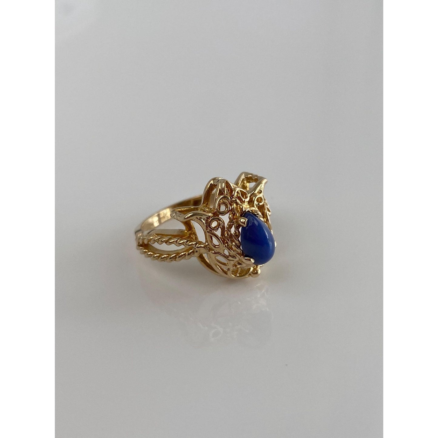 Vintage Solid 10k Yellow Gold Blue Star Sapphire Tulip Ring - Size 6