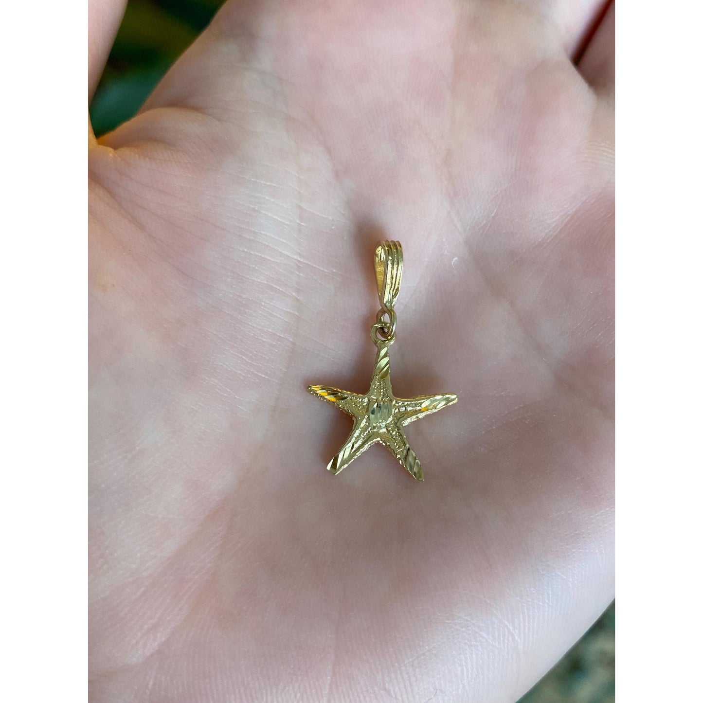 Vintage Solid 14k Yellow Gold Diamond Cut Starfish Charm