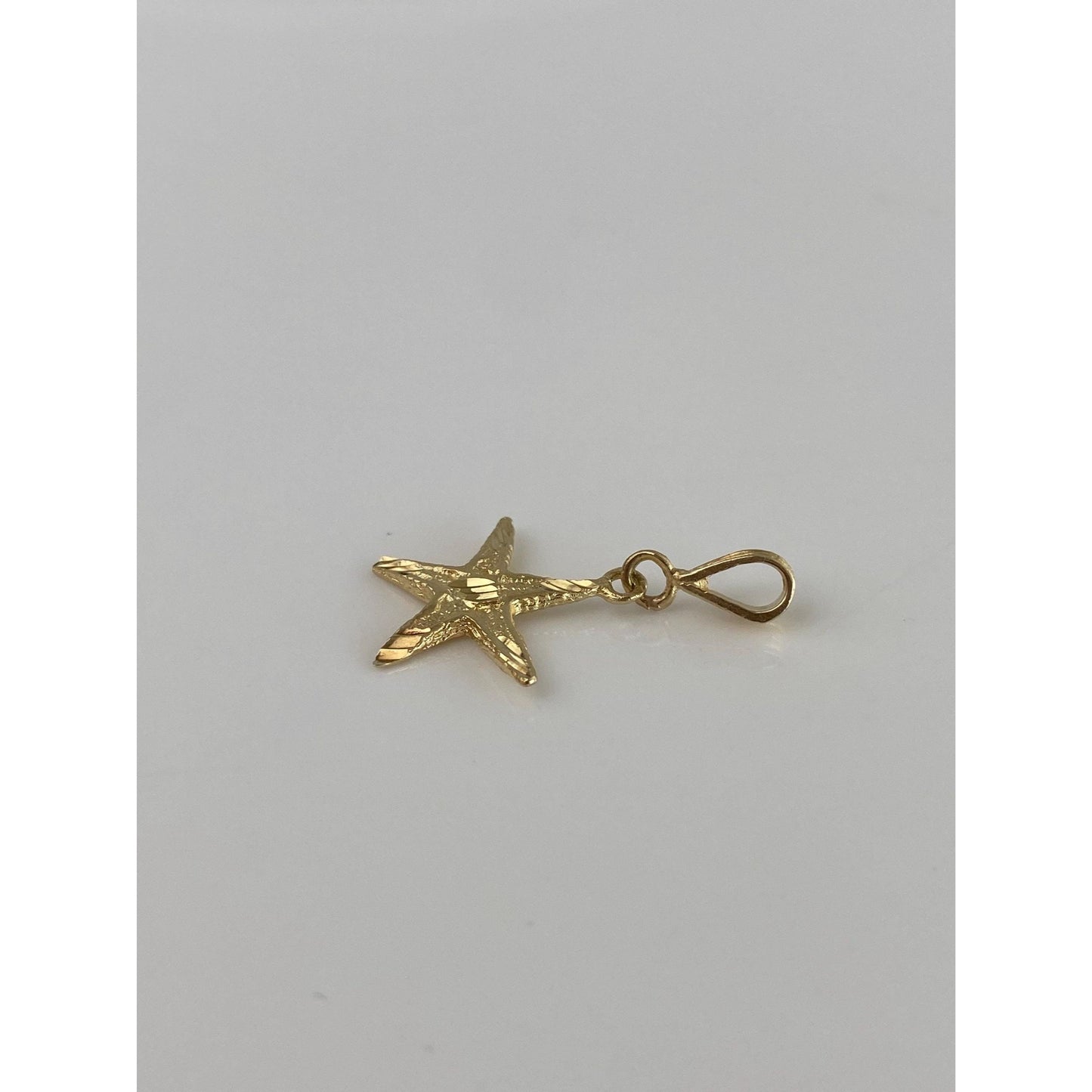Vintage Solid 14k Yellow Gold Diamond Cut Starfish Charm