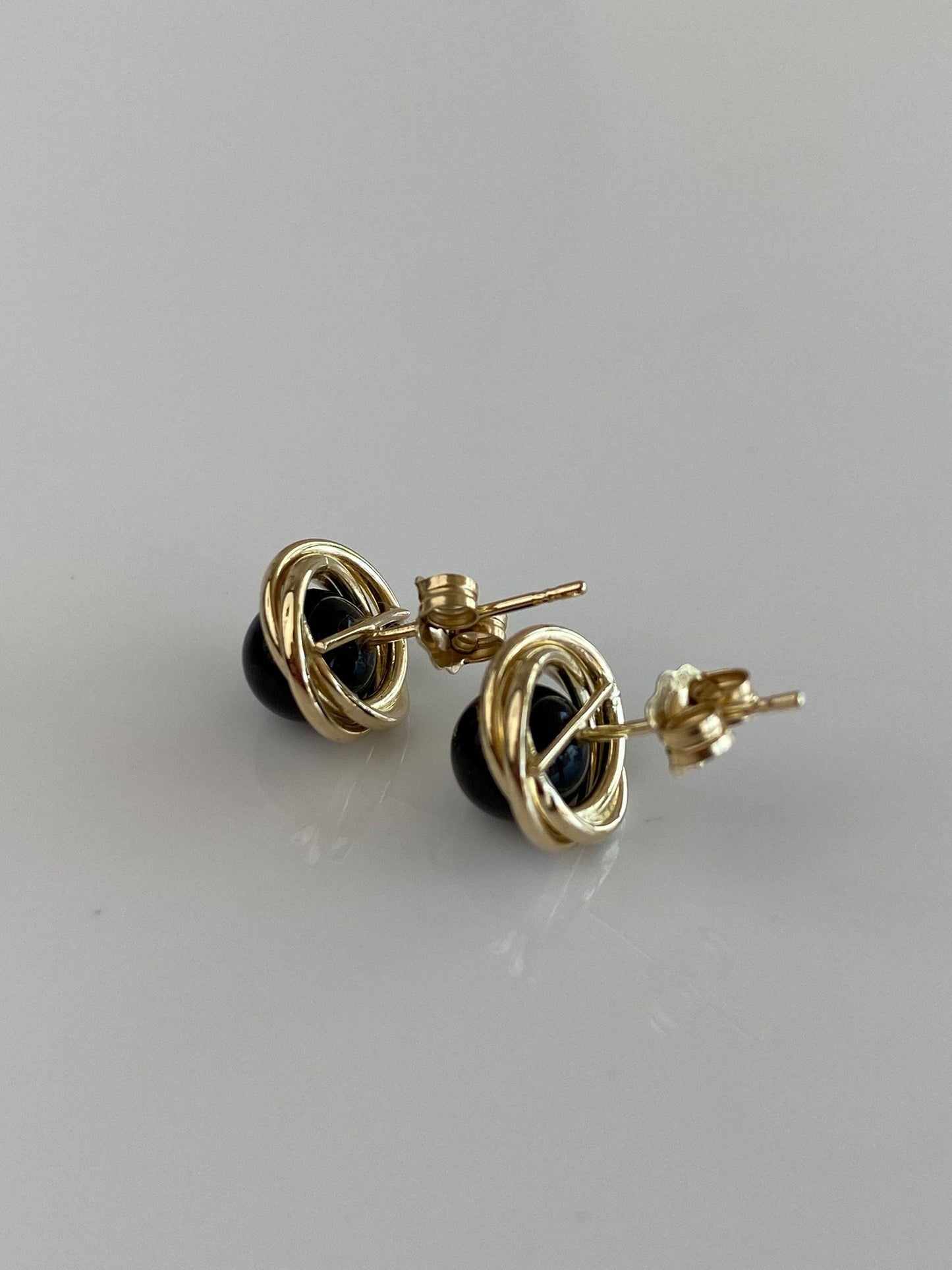 Vintage 14k Yellow Gold Black Onyx Knot Stud Earrings