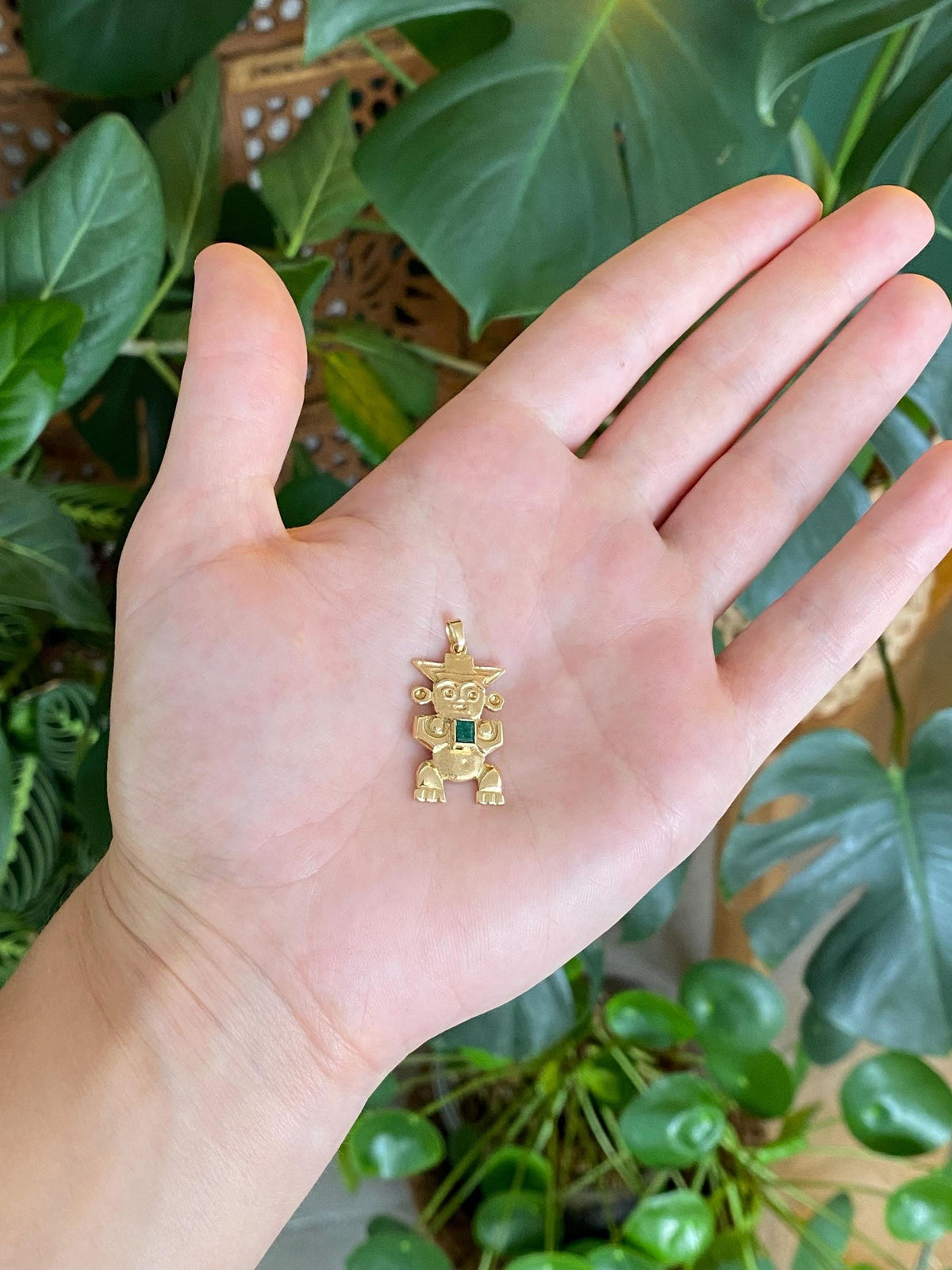 Vintage Solid 18k Yellow Gold Emerald Inca Charm
