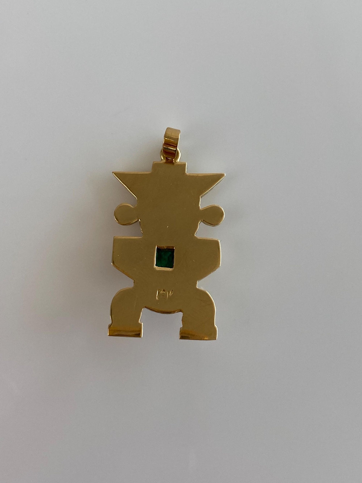 Vintage Solid 18k Yellow Gold Emerald Inca Charm