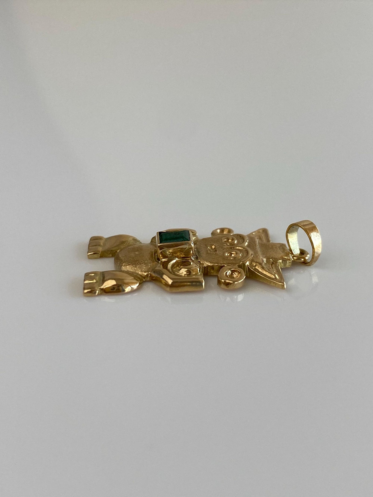 Vintage Solid 18k Yellow Gold Emerald Inca Charm