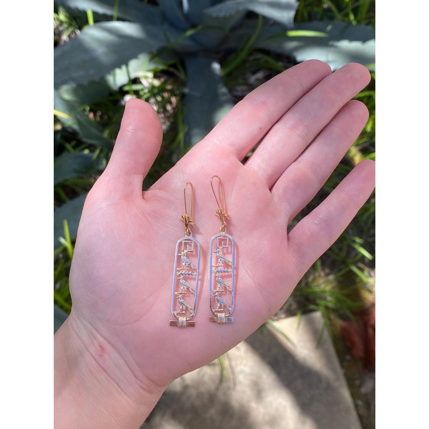 Vintage Solid 18k Yellow Gold Egyptian Dangle Earrings