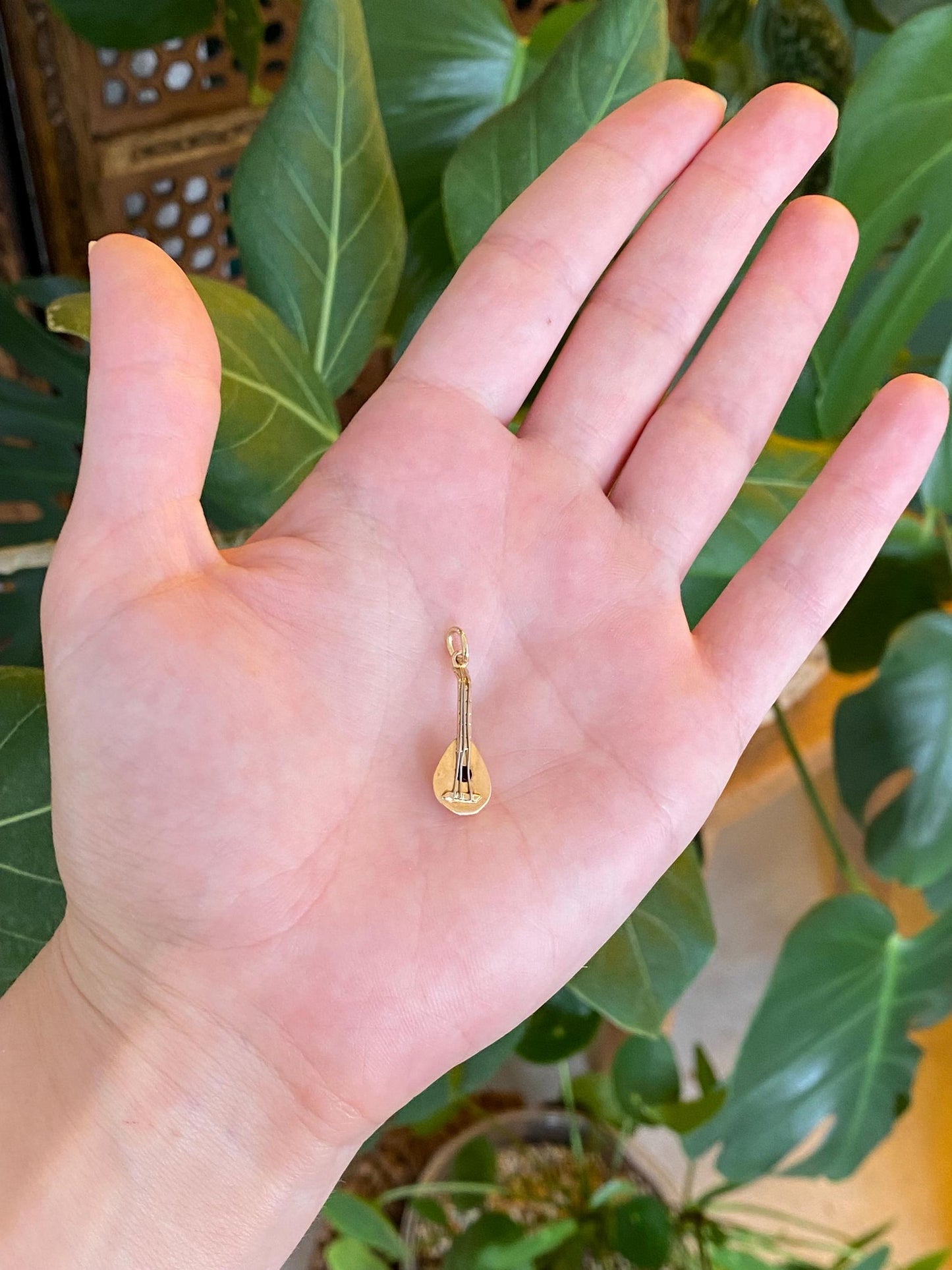 Vintage 18k Yellow Gold Guitar Charm