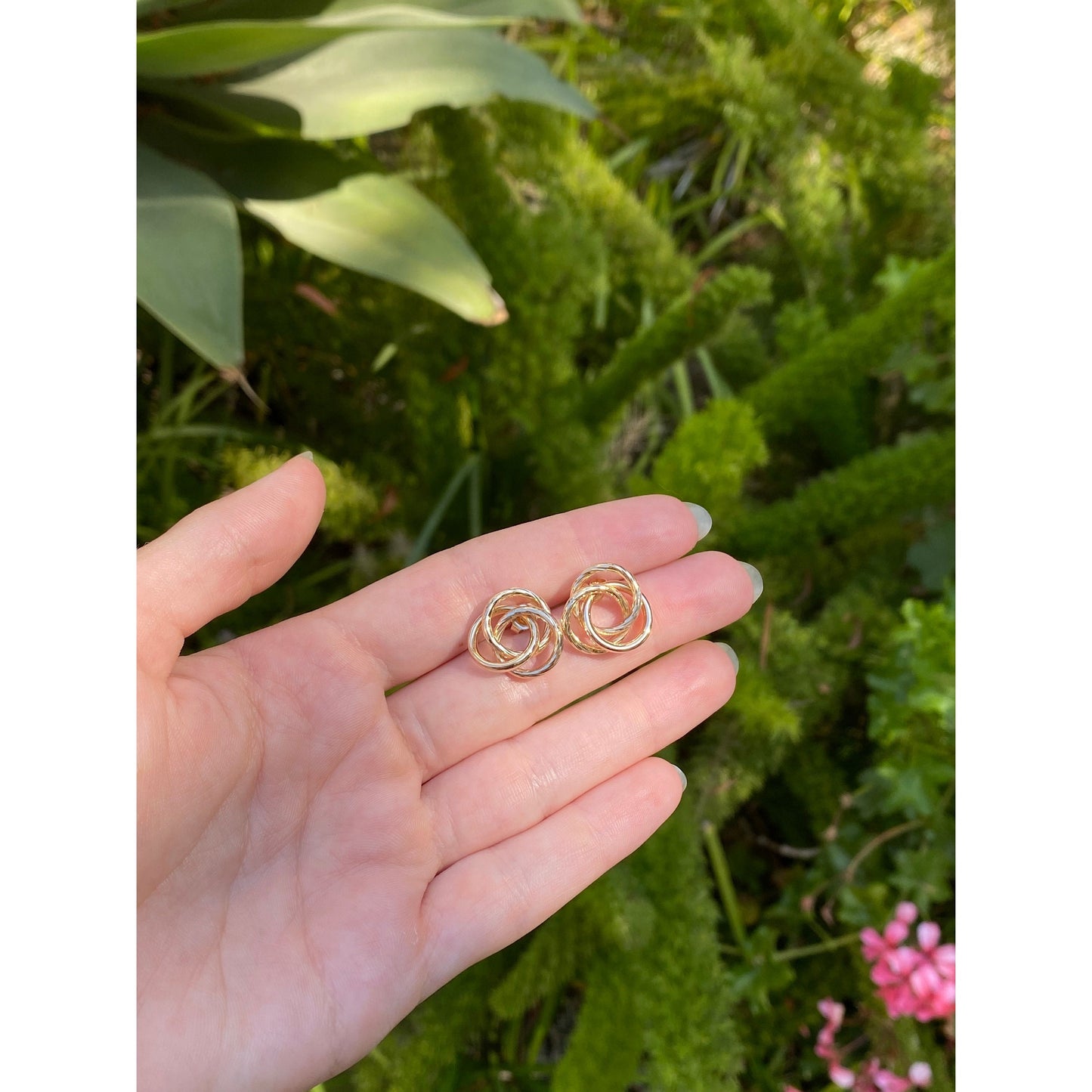 Vintage 14k Yellow Gold Knot Stud Earrings