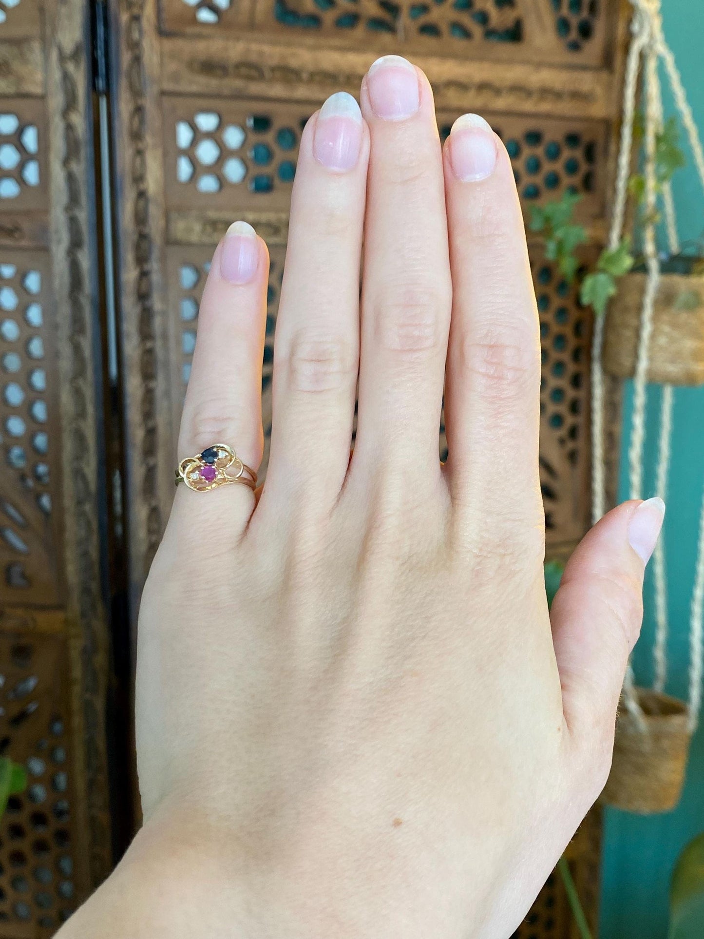 Vintage Solid 14k Yellow Gold Clear Sapphire Blue & Pink Spinel Ring - Size 2.75