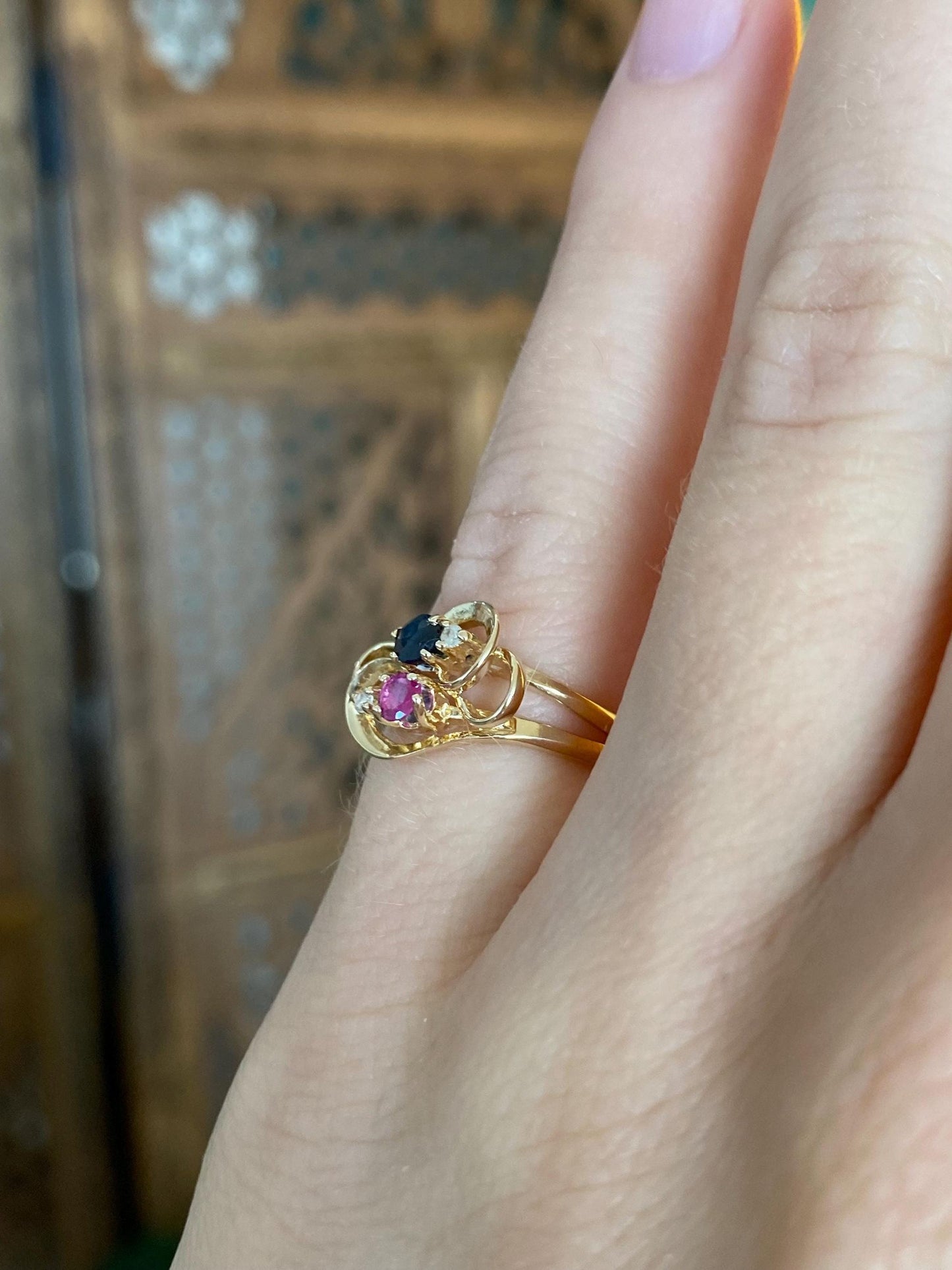 Vintage Solid 14k Yellow Gold Clear Sapphire Blue & Pink Spinel Ring - Size 2.75