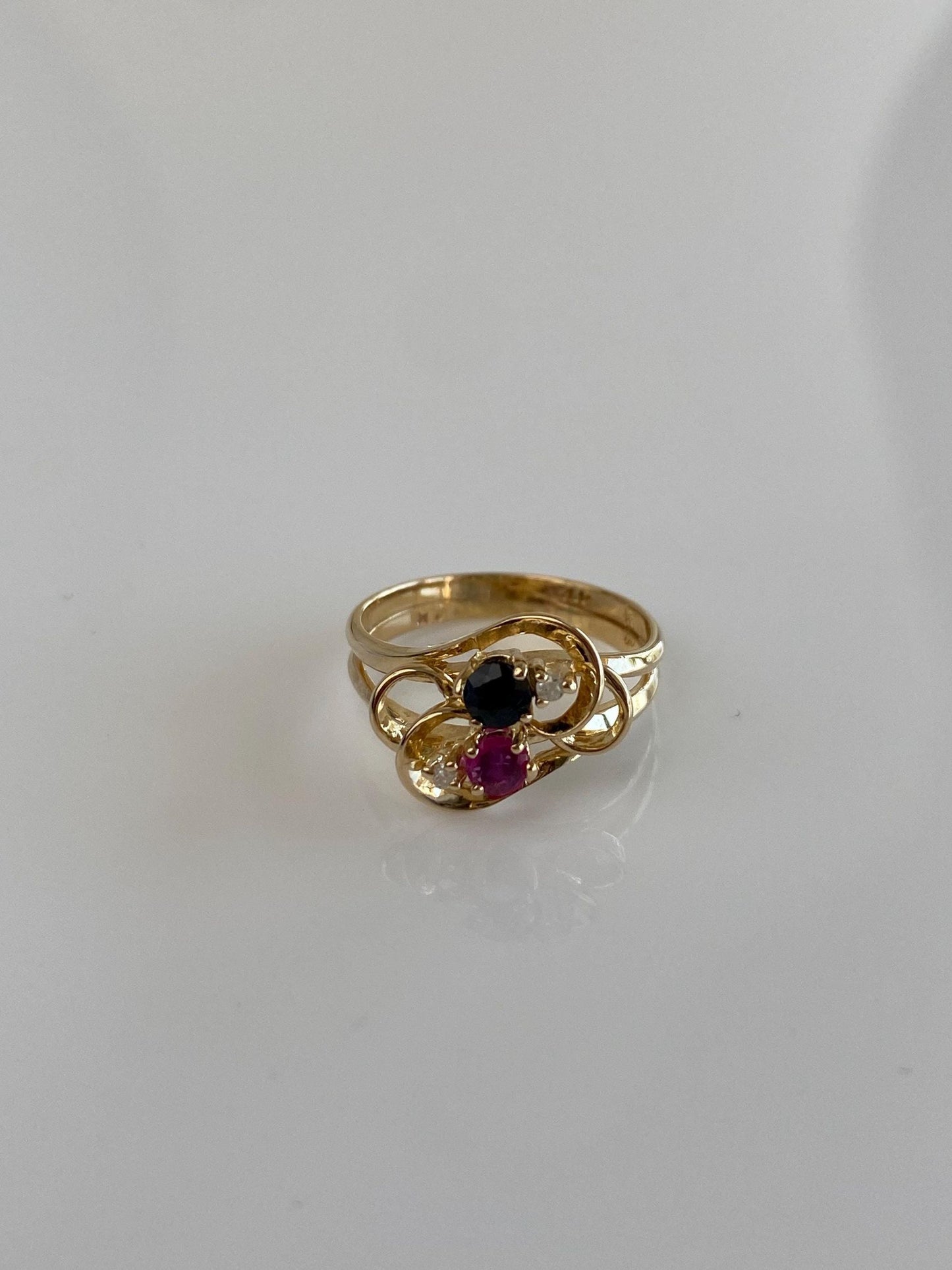 Vintage Solid 14k Yellow Gold Clear Sapphire Blue & Pink Spinel Ring - Size 2.75