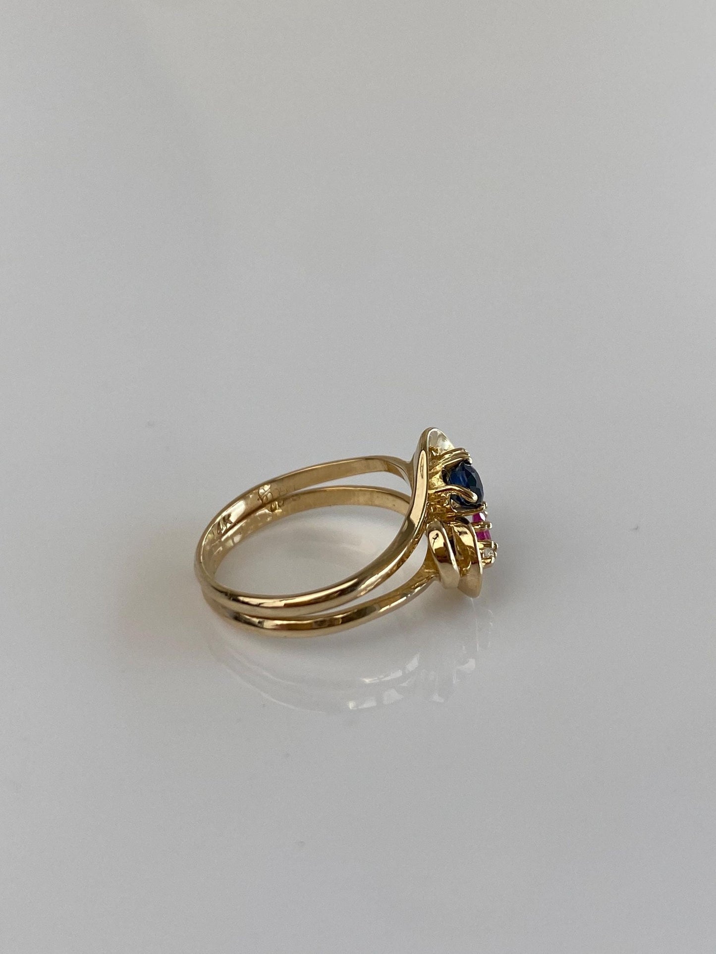 Vintage Solid 14k Yellow Gold Clear Sapphire Blue & Pink Spinel Ring - Size 2.75