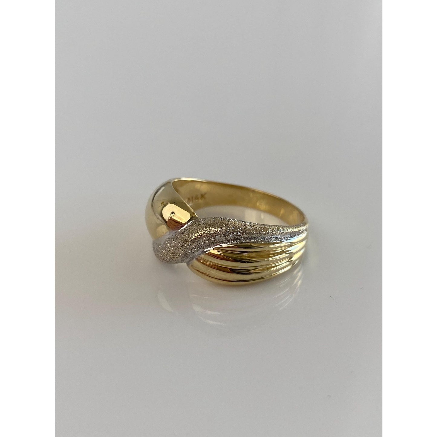 Vintage Solid 14k White & Yellow Gold Satin Shiny Twist Ring Band - Size 10