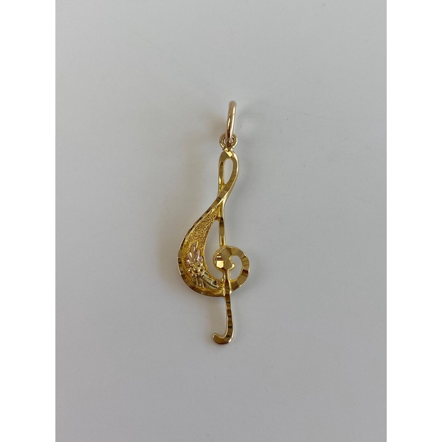 Vintage Solid 10k Yellow Gold Diamond Cut Music Symbol Charm