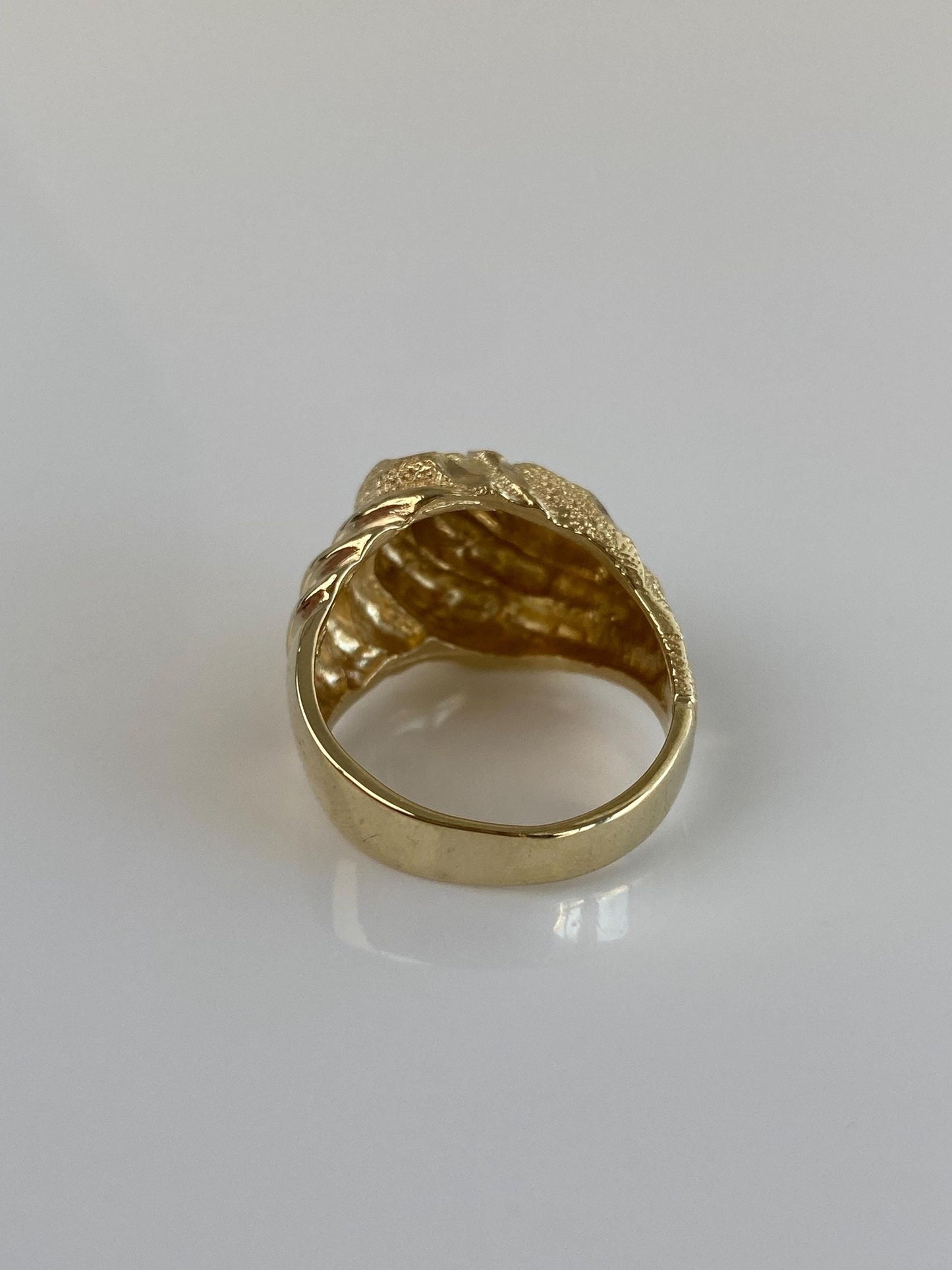 Vintage Solid 10k Yellow Gold Diamond Cut Shell Scalloped Ring Band - Size 7