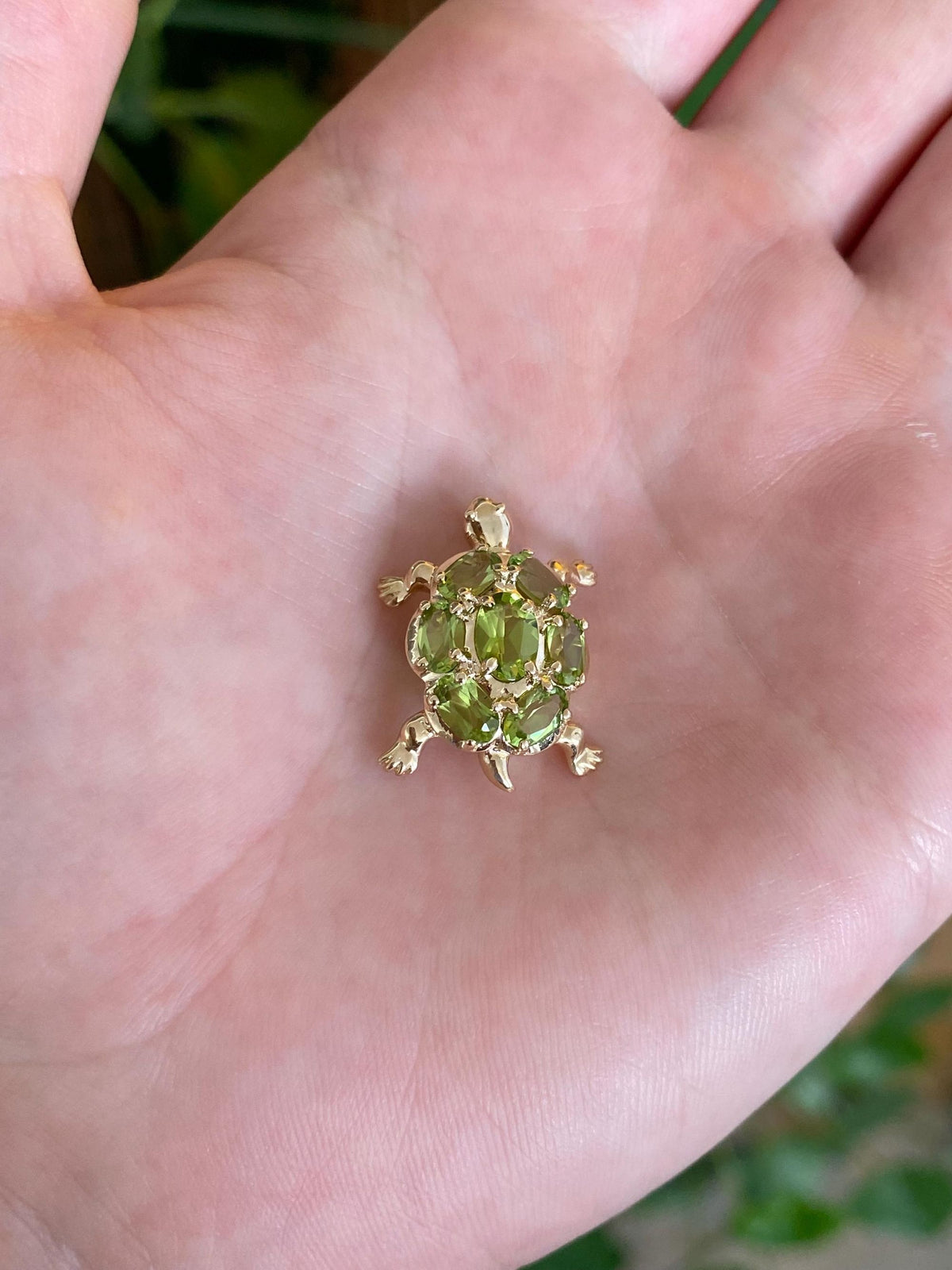 Vintage Solid 14k Yellow Gold Peridot Turtle Brooch Pin